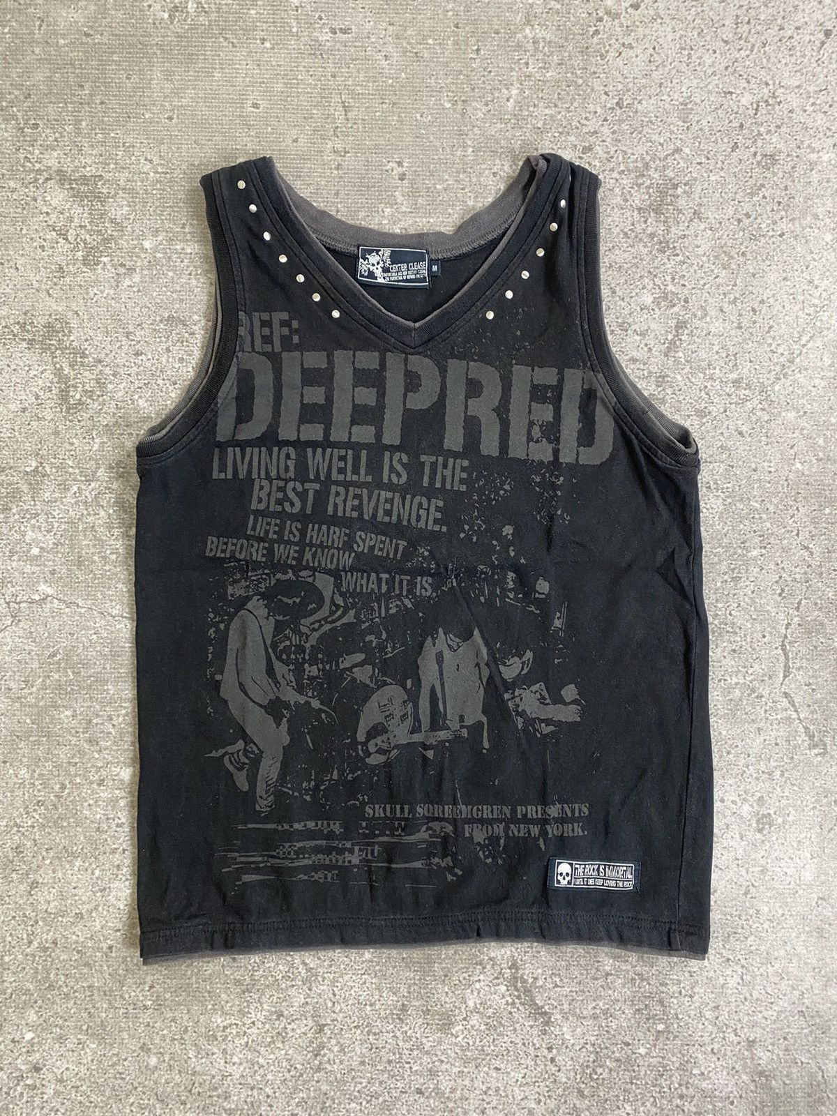 Center Clease Deepred Studded Tanktop