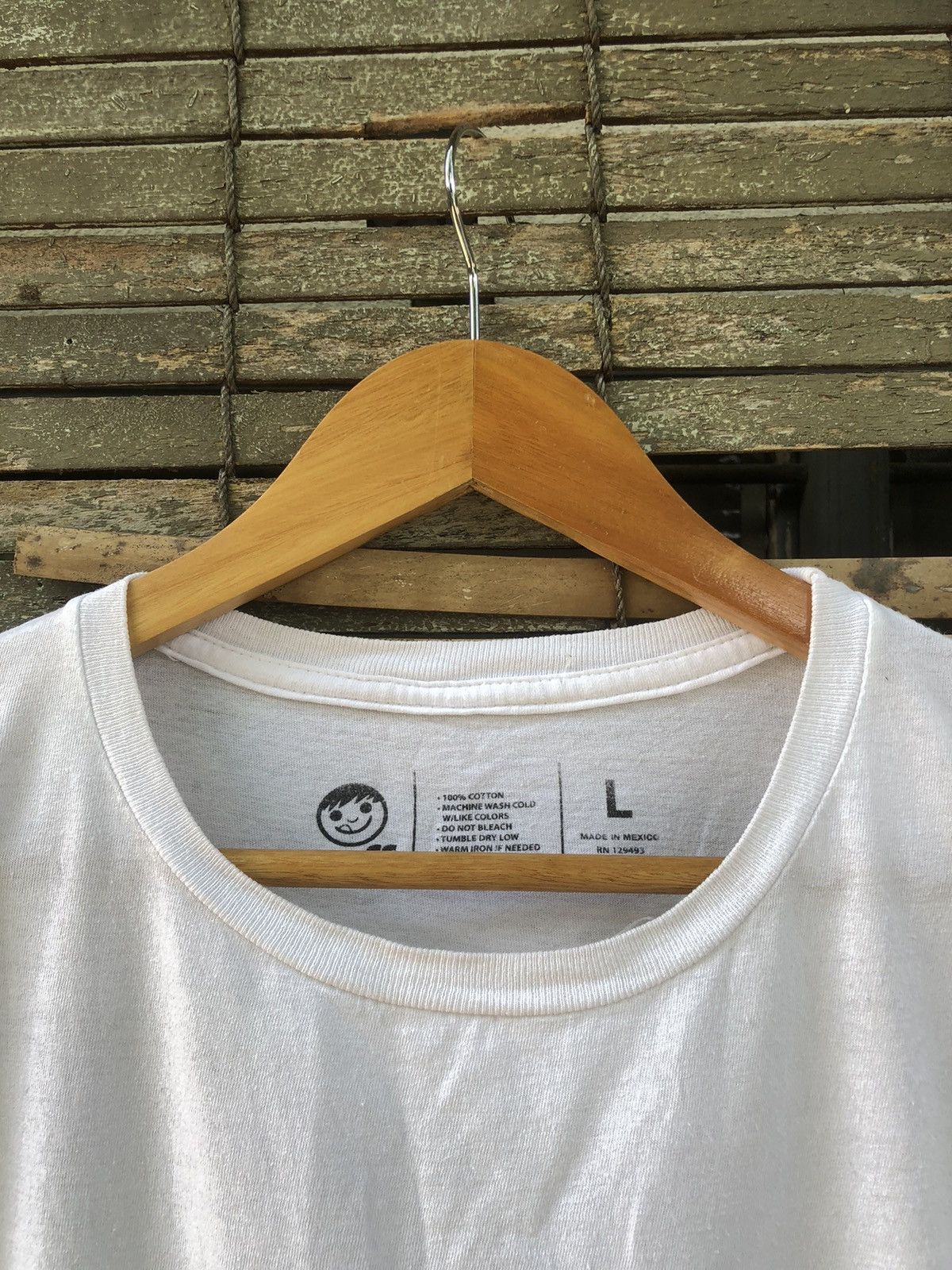 Japanese Brand 🔥RARE🔥Neff Roses Centre Logo Tshirts Size US L / EU 52-54 / 3 - 4 Thumbnail
