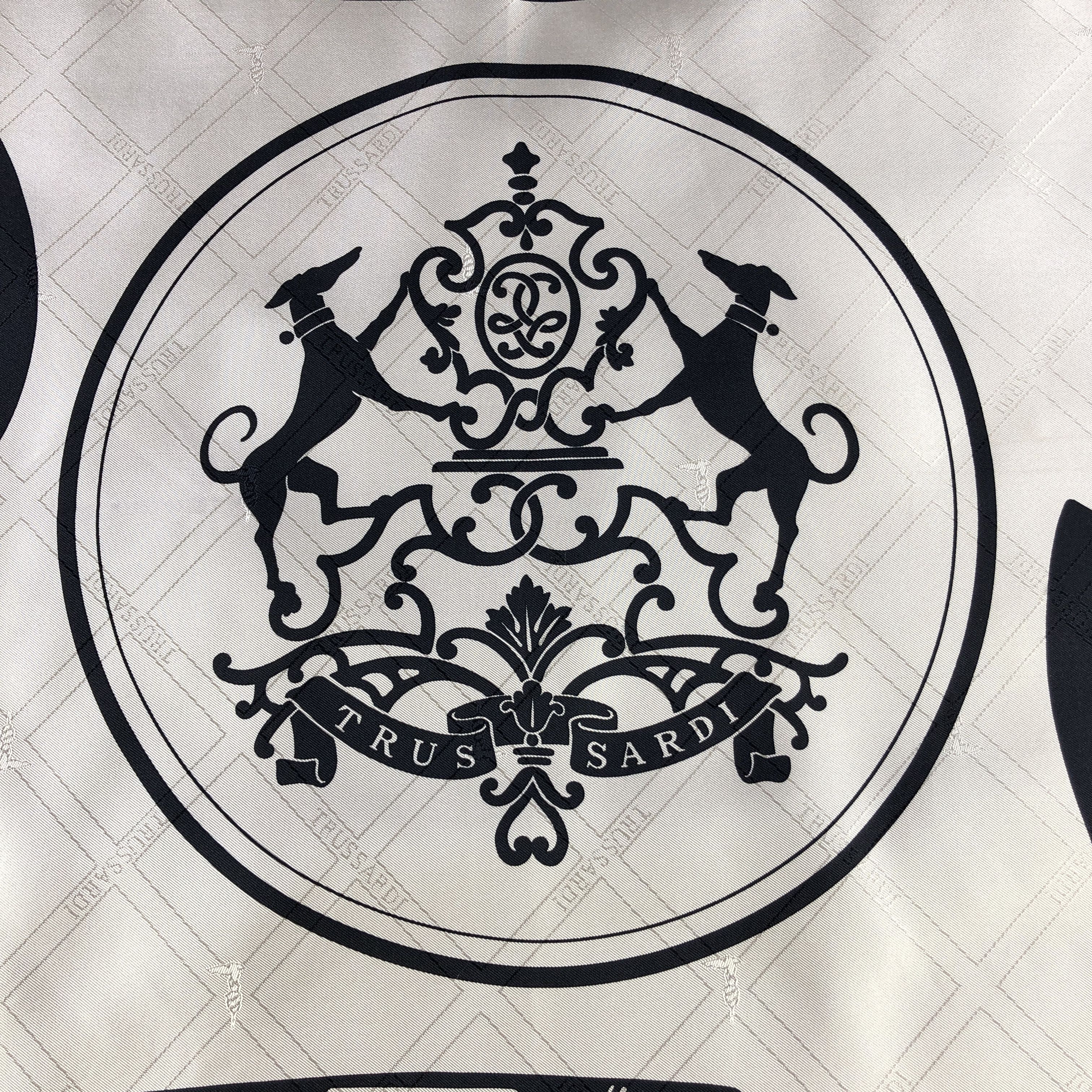 Trussardi Trussardi Silk Scarf M1407 Size ONE SIZE - 5 Thumbnail