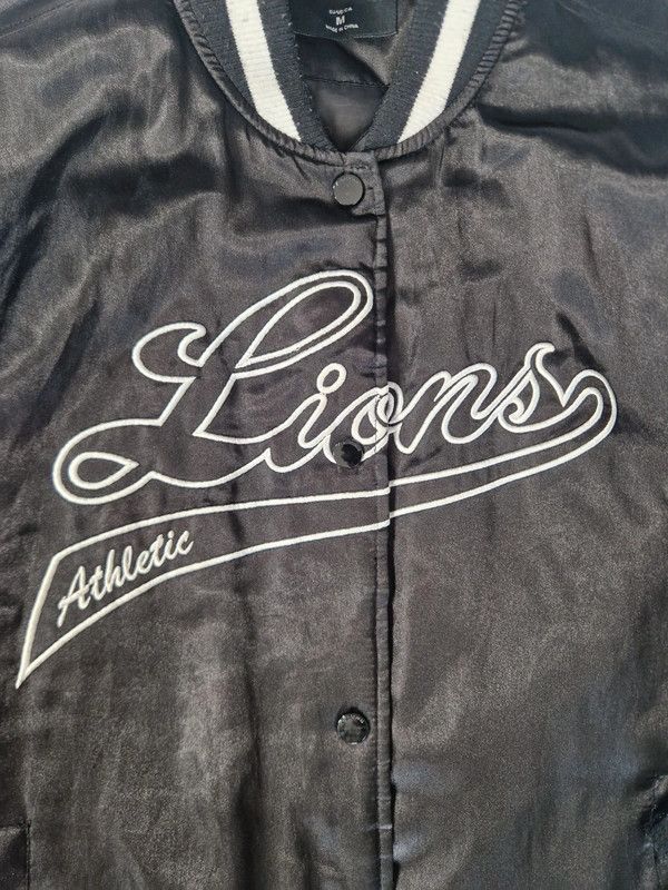 Other Detroit Lions IQ NFL Black Satin Varsity Jacket (Size M) Size US M / EU 48-50 / 2 - 3 Thumbnail