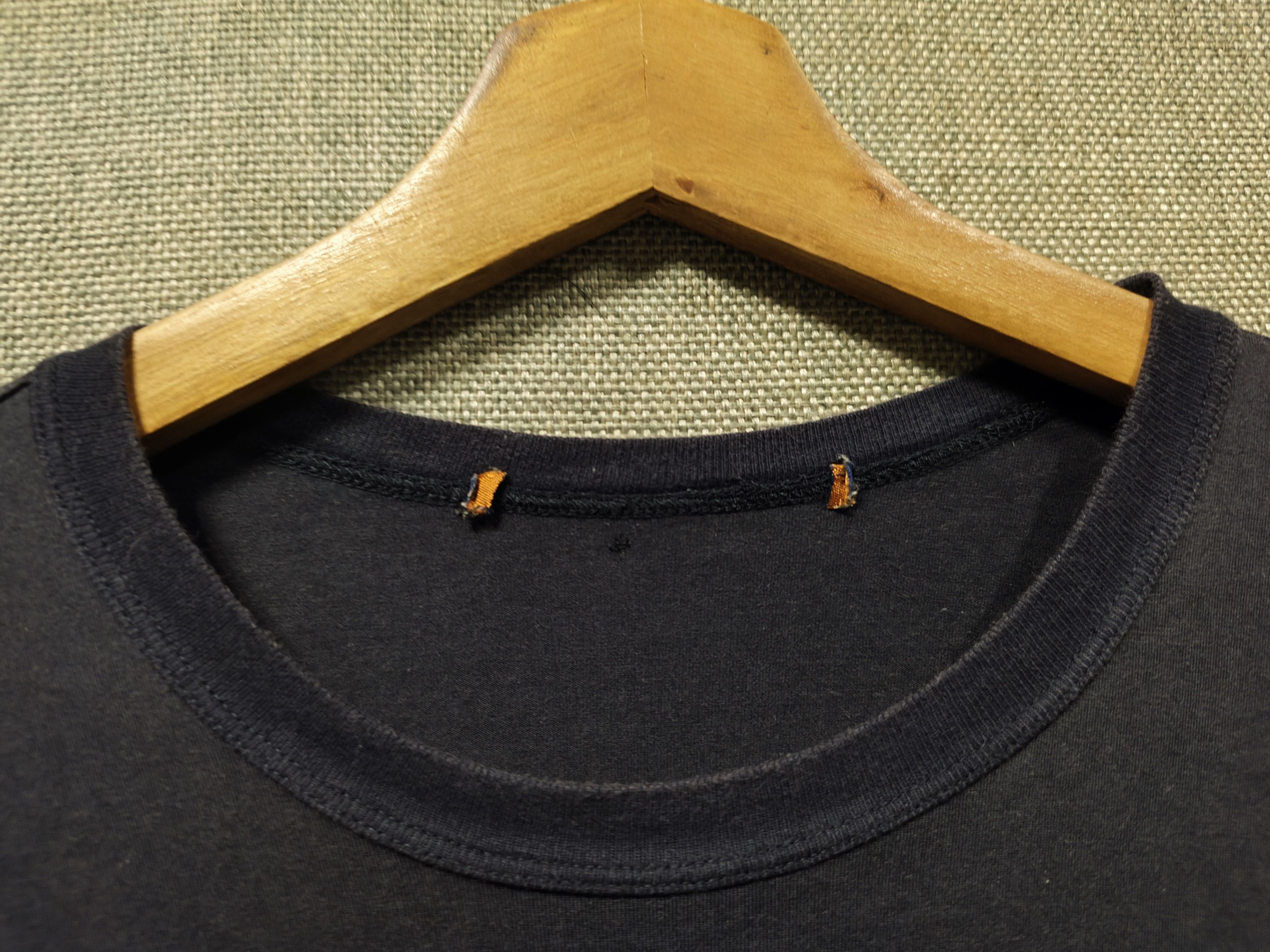 Louis Vuitton Louis Vuitton Upside Down Logo Pocket Tee Size US L / EU 52-54 / 3 - 7 Thumbnail