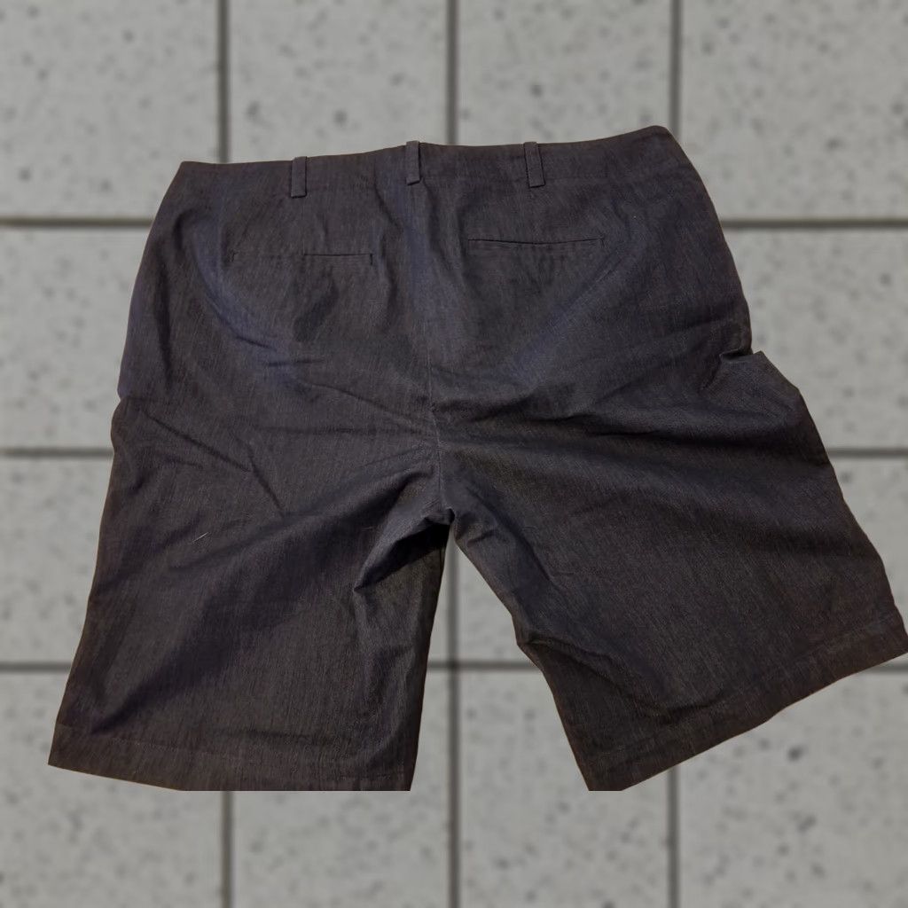 Talbots Womens Talbots Shorts Chino Black Cotton 14 Casual Regular Zip Front Pockets Man Machine Washable Spring Summer Size 36" / US 14 / IT 50 - 1 Thumbnail