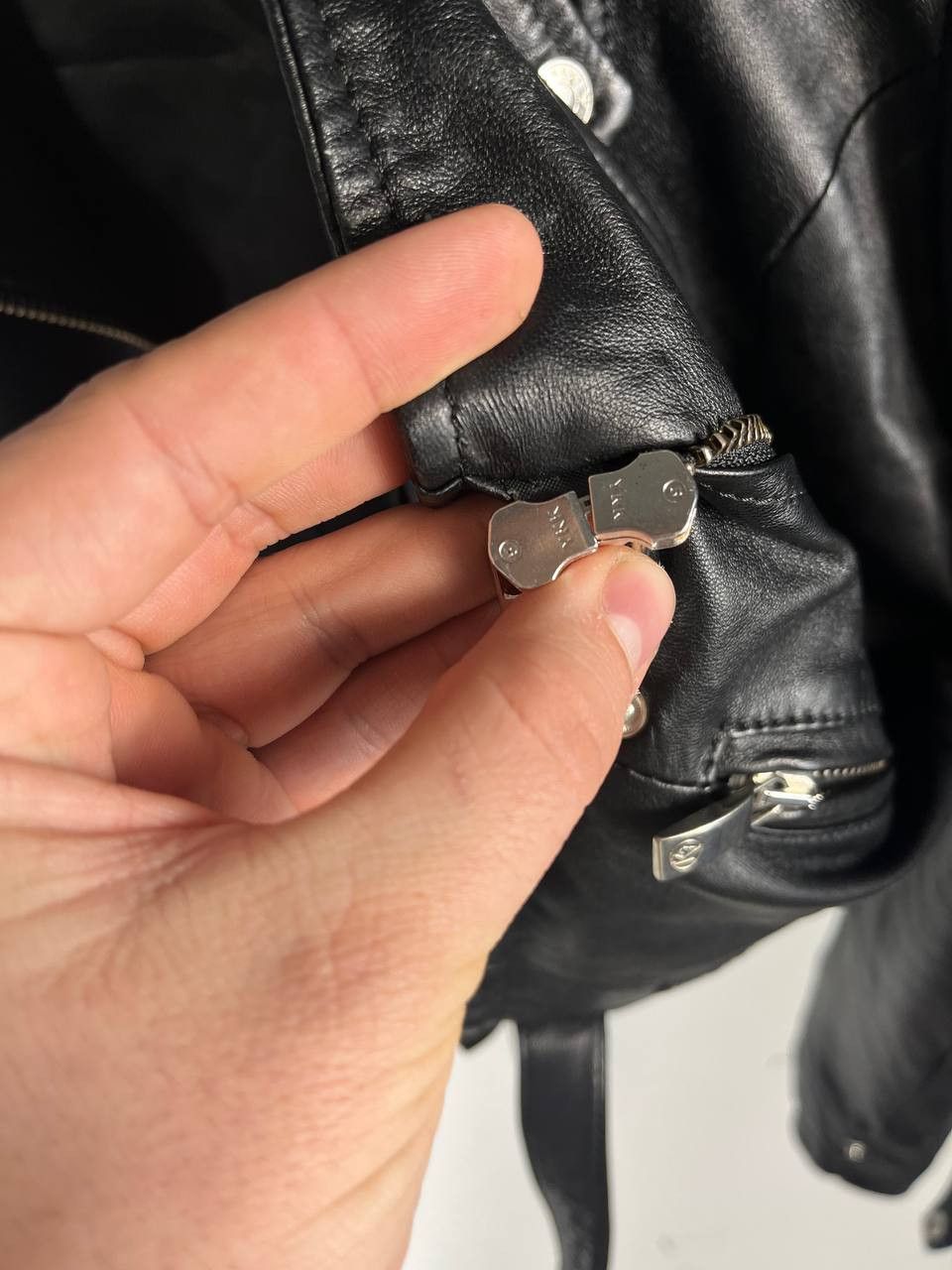 Armani × Vintage Leather Jacket By Armani Jeans Size M / US 6-8 / IT 42-44 - 5 Thumbnail