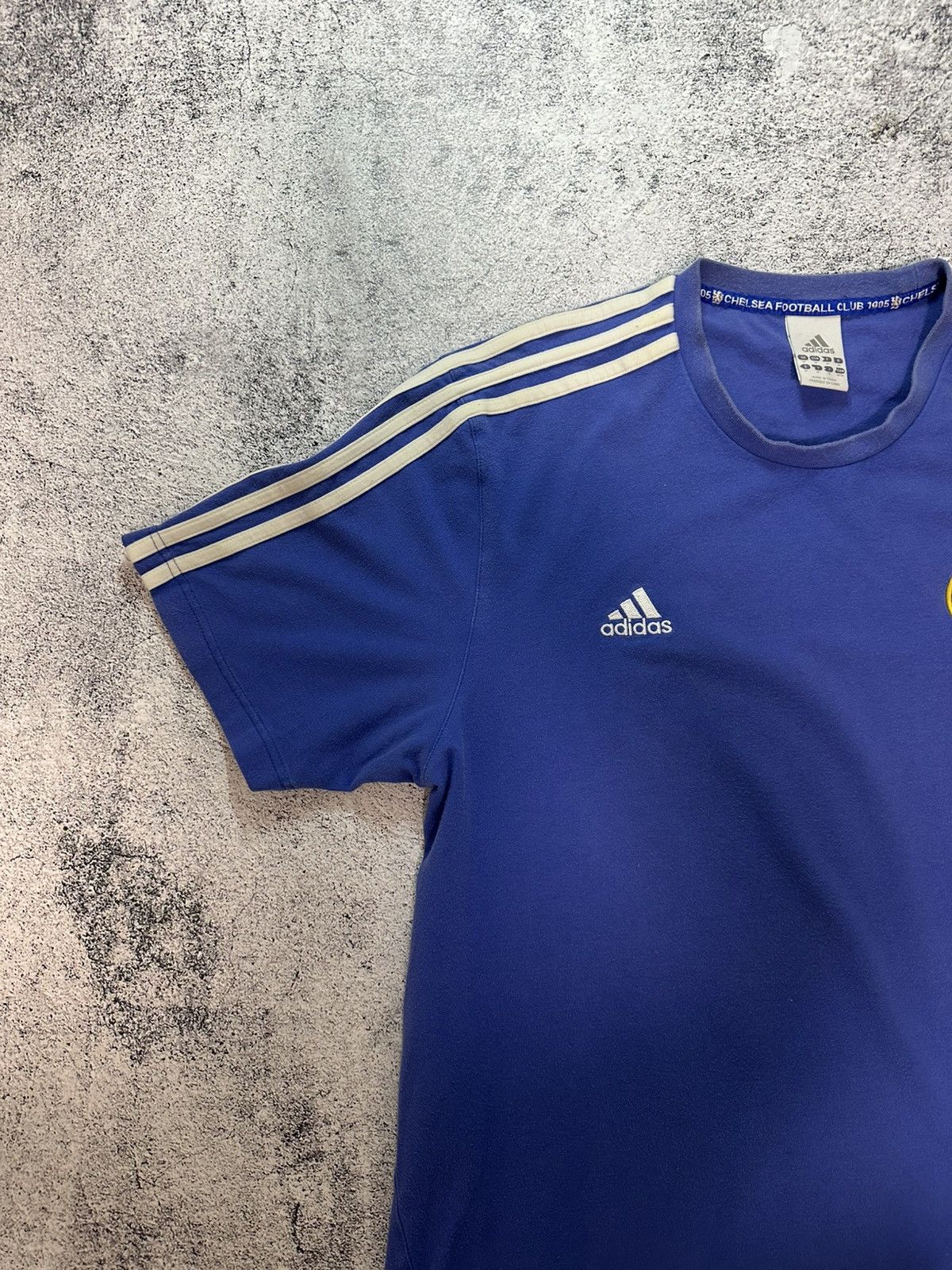 Adidas Vintage Adidas Chelsey Soccer T-shirt Blue Logo Size US M / EU 48-50 / 2 - 2 Thumbnail