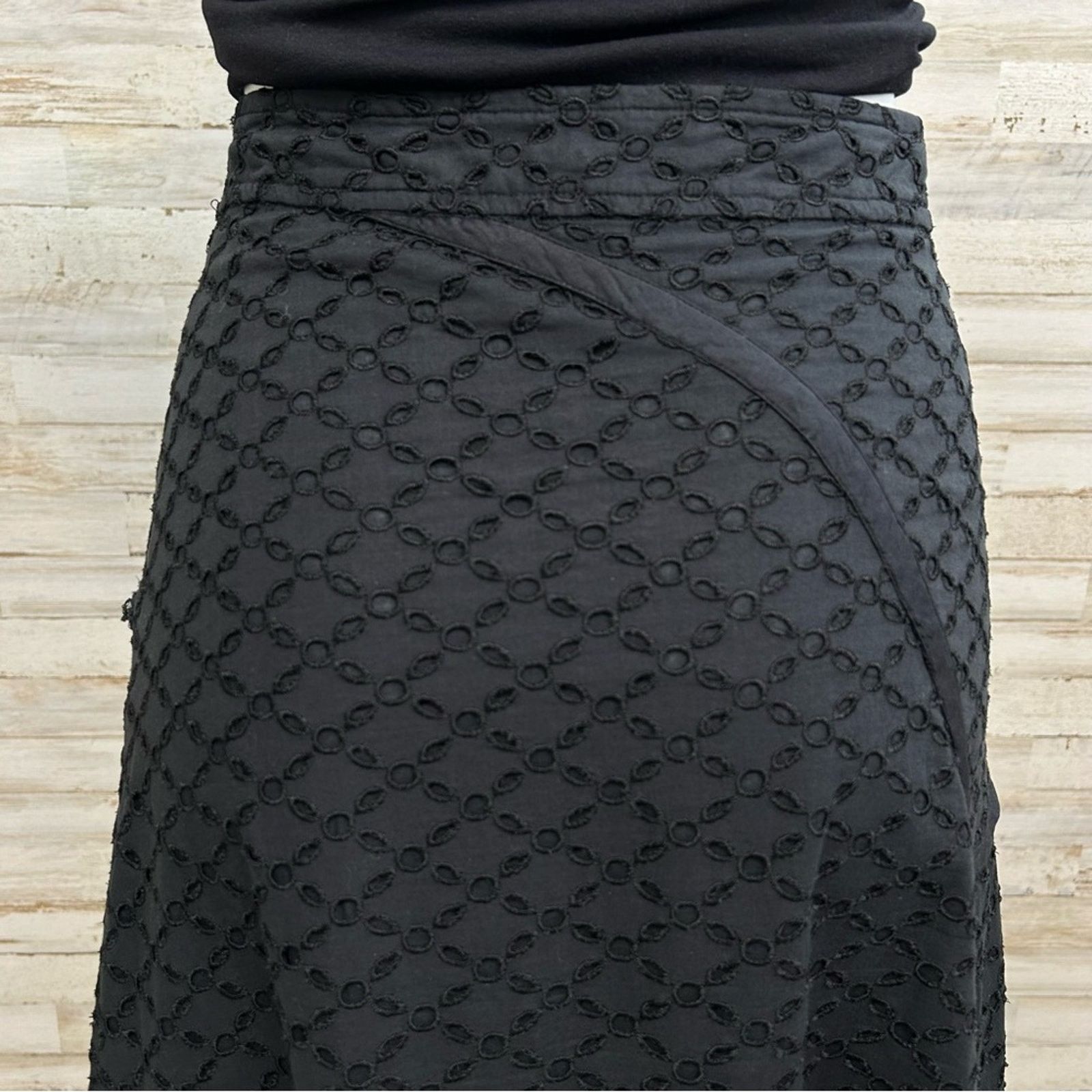 Max Mara Maxmara Weekend Eyelet Ruffle Asymmetric Skirt Size M Black Size 30" / US 8 / IT 44 - 9 Thumbnail
