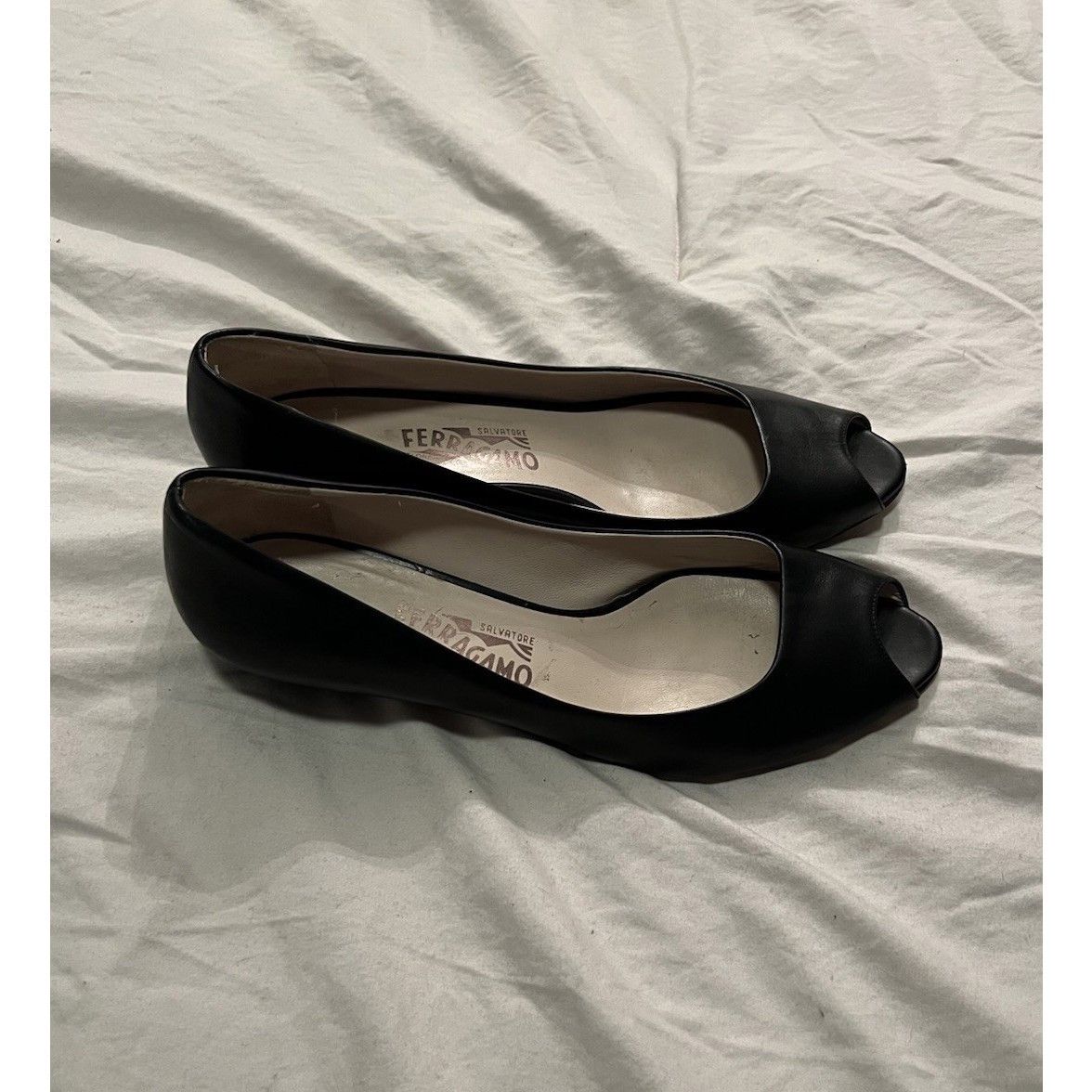Salvatore Ferragamo Salvatore Ferragamo Kitten Heels Size 10 US Black Leather Size US 10 / IT 40 - 4 Thumbnail
