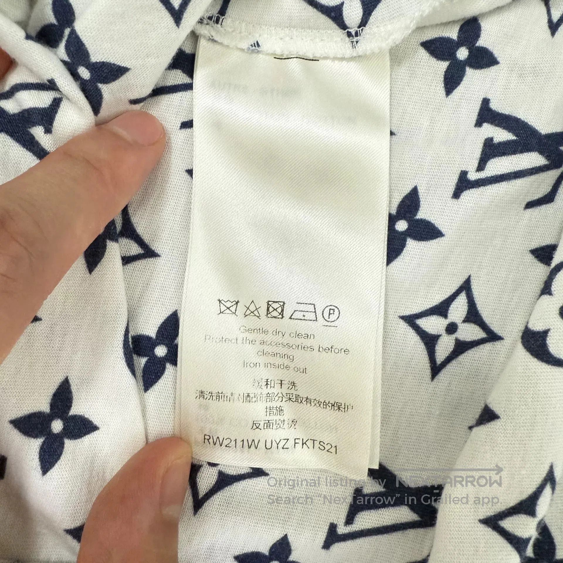 Louis Vuitton LV Monogram Print Short Sleeve Top. Size US M / EU 48-50 / 2 - 7 Thumbnail