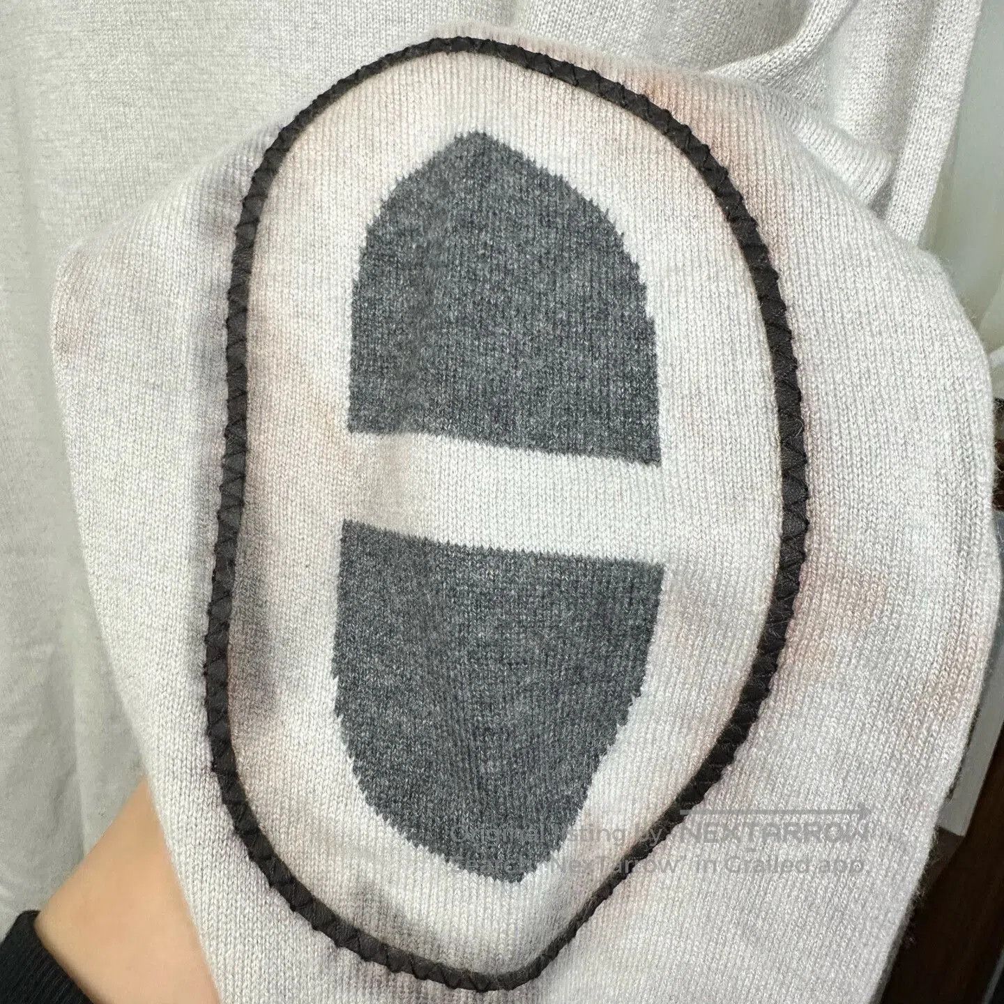 Hermes Hermes Classic H Cuff Cashmere Knit Sweater. Size US XL / EU 56 / 4 - 3 Thumbnail