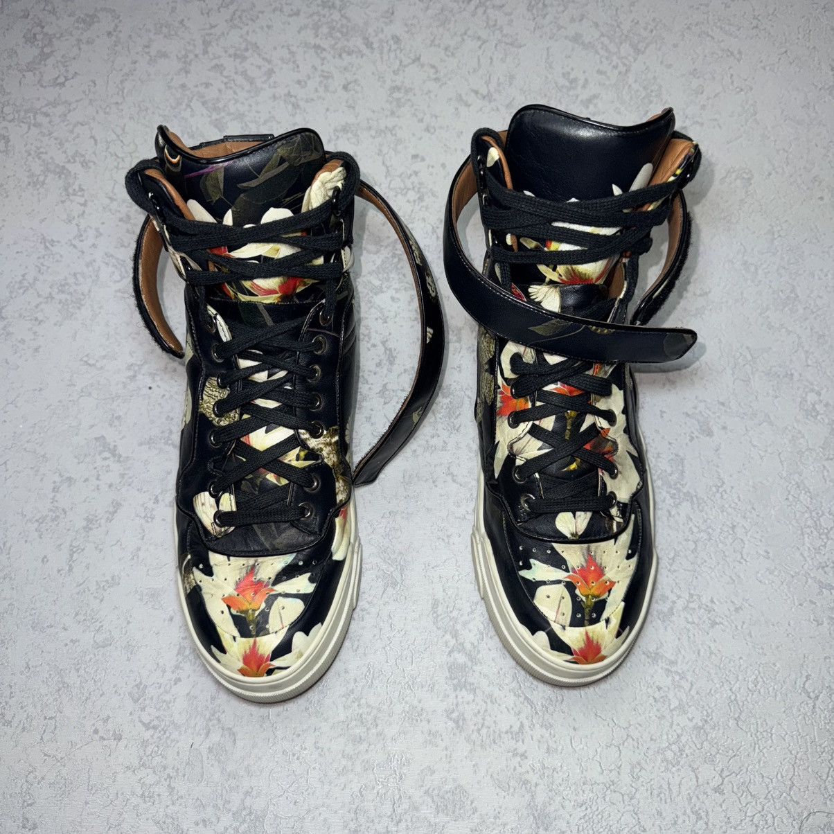 Givenchy Vintage F/W 2014 Givenchy Tyson High-Top Sneakers Butterfly Size US 7.5 / EU 40-41 - 10 Thumbnail