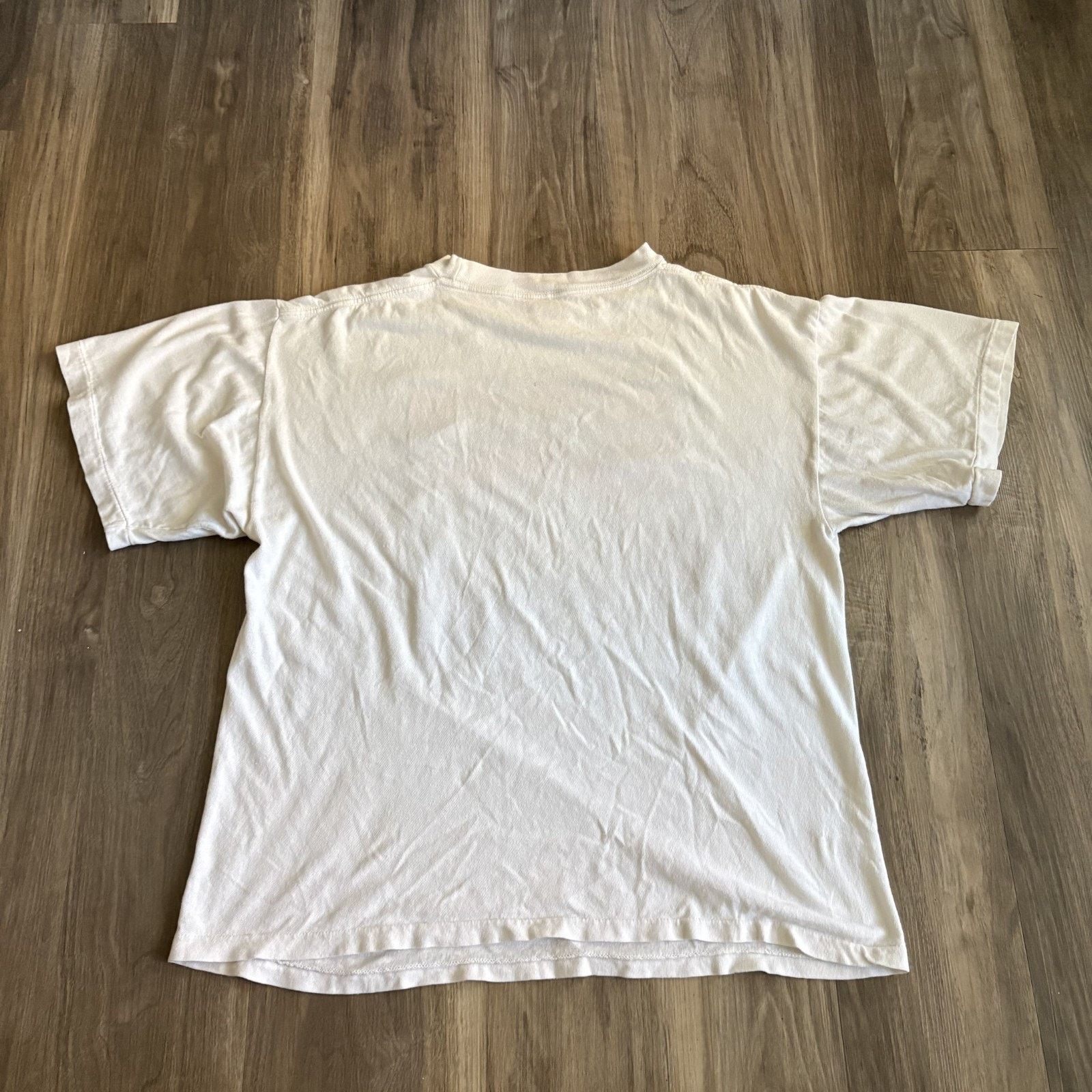 Vintage Vintage Hawaii Dolphin Art T-Shirt Men's Size L Size US L / EU 52-54 / 3 - 5 Thumbnail