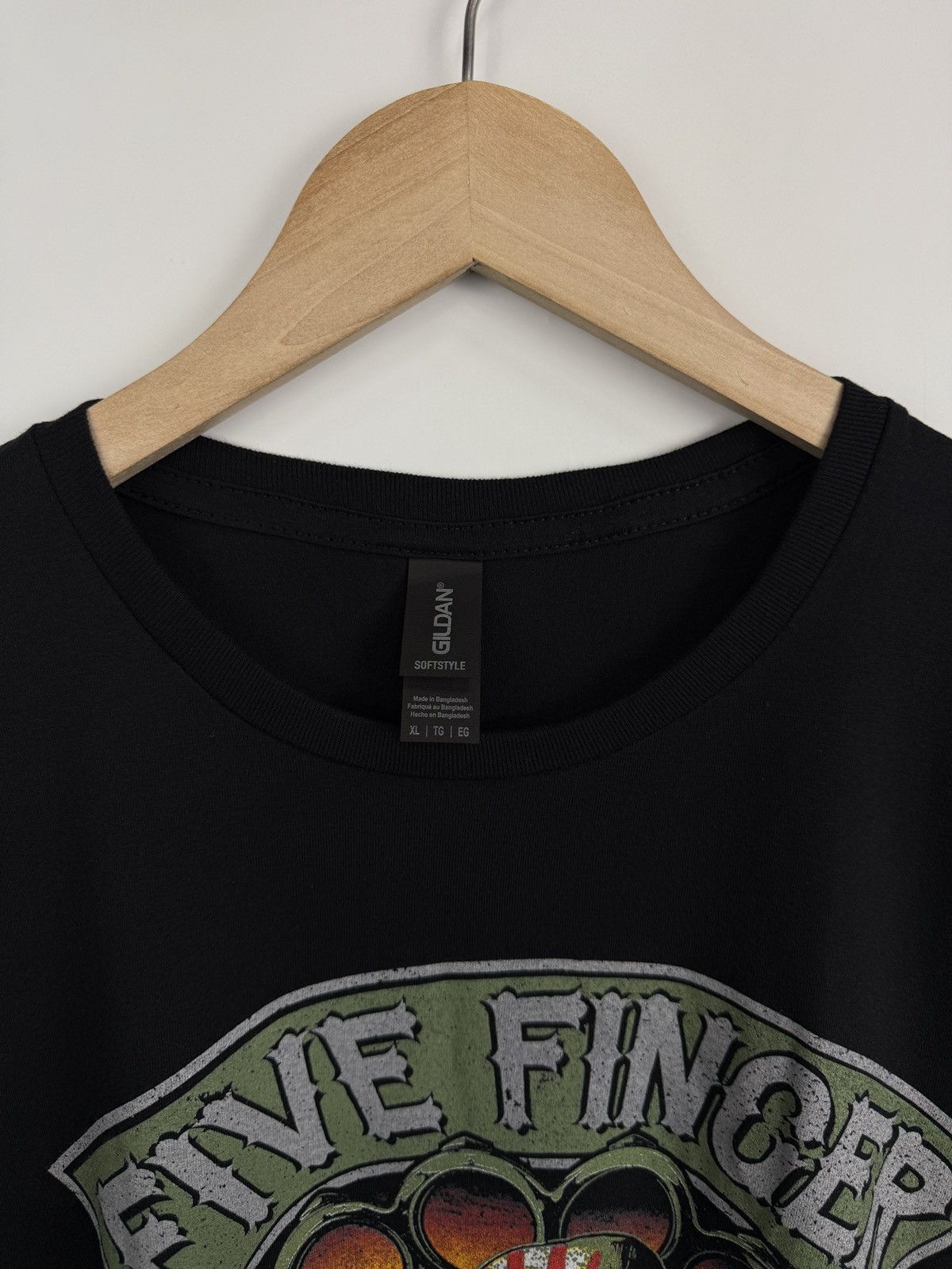 Gildan 🇺🇸💀 Vintage Y2K Five Finger Death Punch 5FDP Groove Metal Tee Size US XL / EU 56 / 4 - 6 Thumbnail