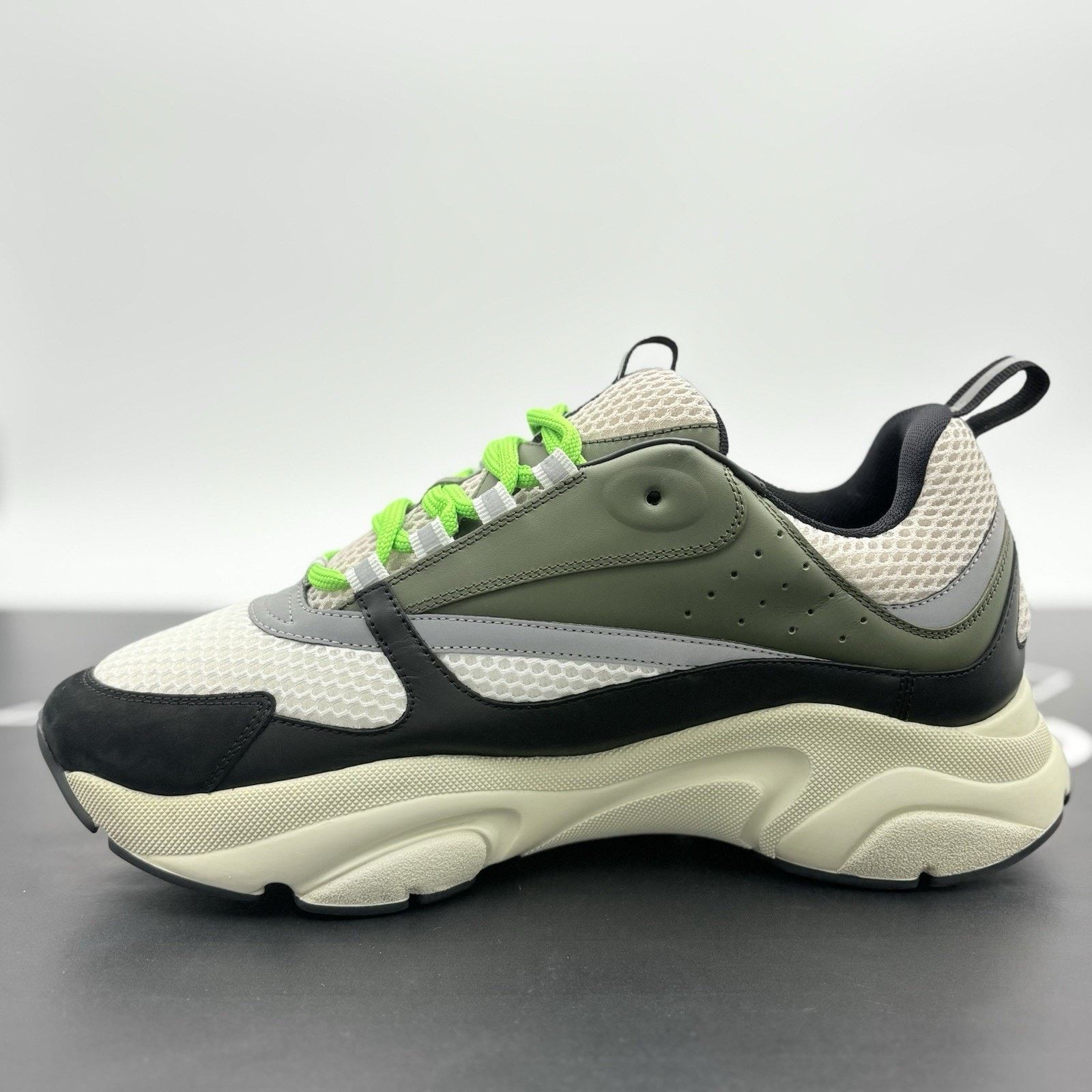 Dior Dior B22 Sneaker ' Khaki Pistachio ' | EXCELLENT CONDITION! Size US 11 / EU 44 - 4 Thumbnail