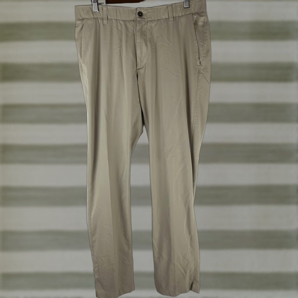 Under Armour Under Armour Pants Mens 36x34 Beige Golf Stretch Performance Khakis Chino Shirt Size US 36 / EU 52 - 1 Thumbnail