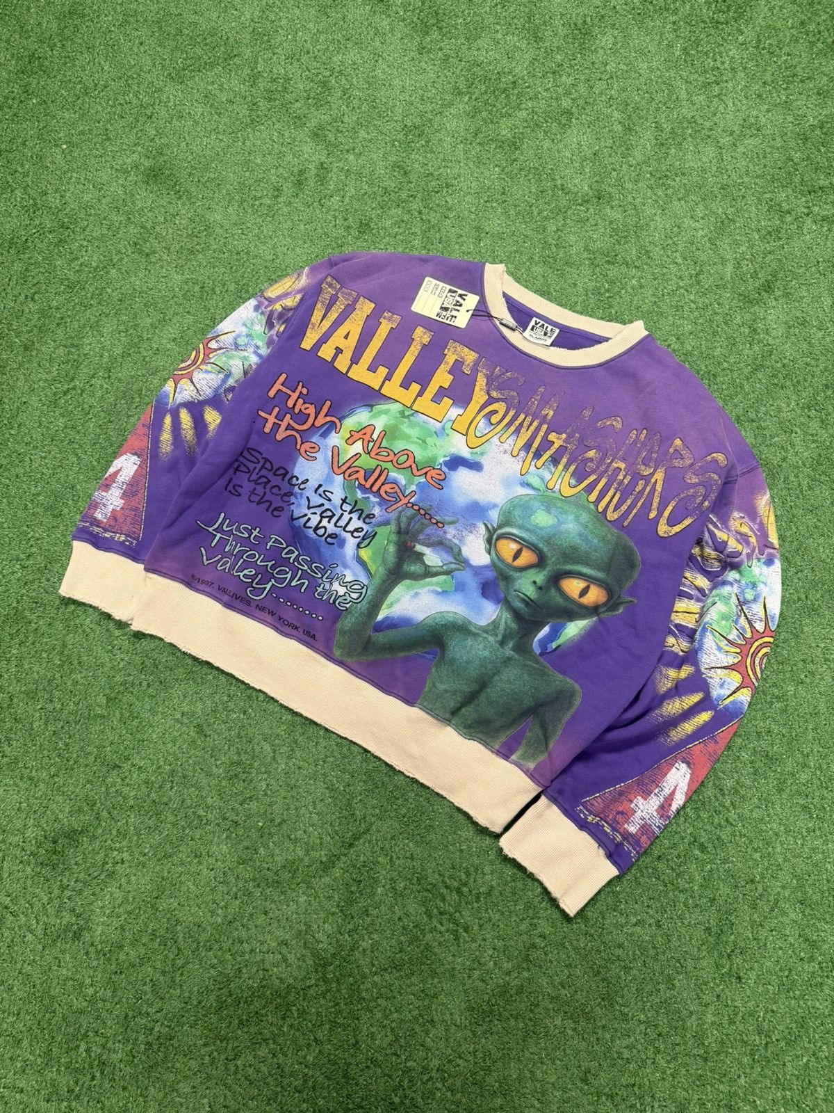 Vale Vale purple alien crewneck Size US XL / EU 56 / 4 - 1 Thumbnail