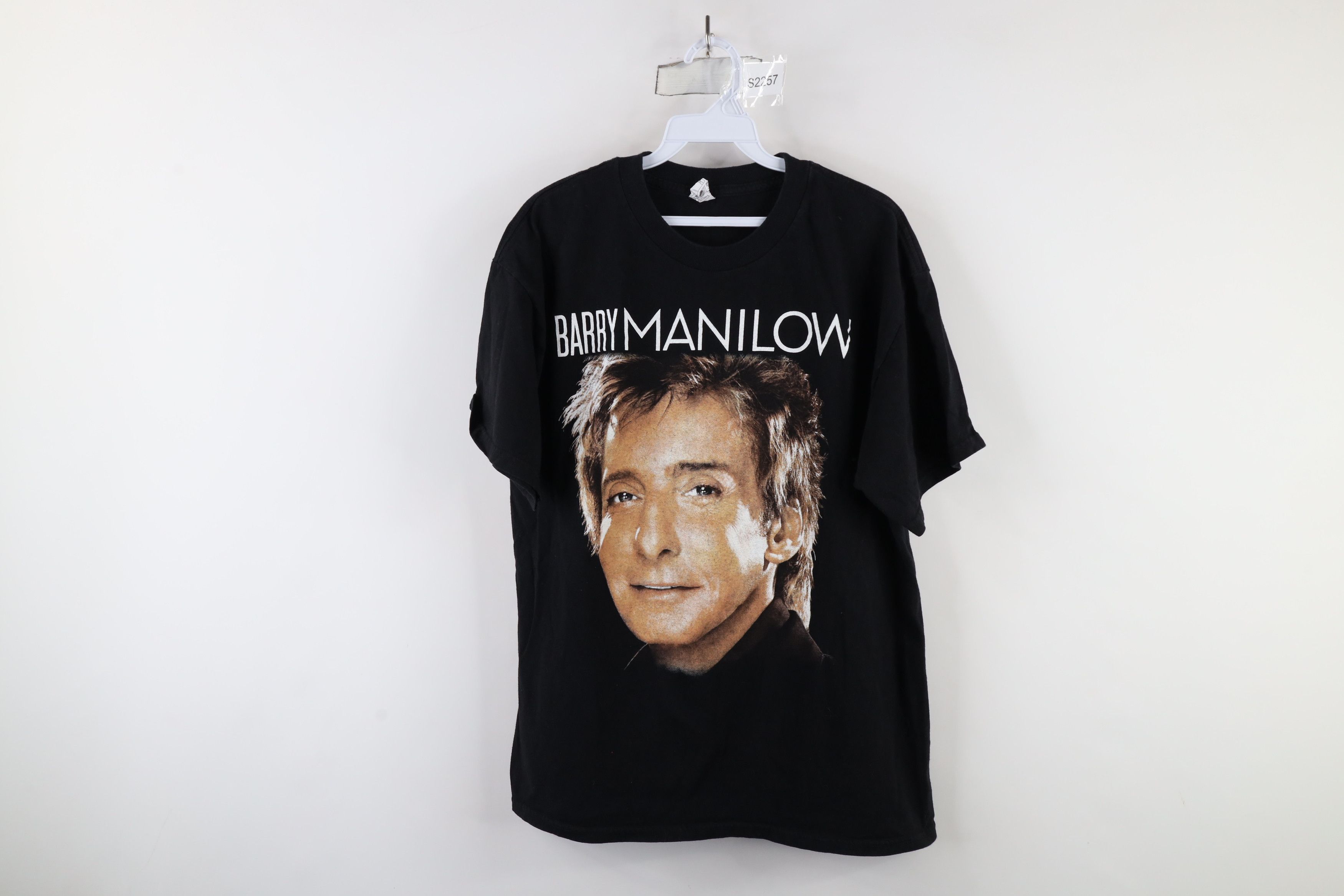 Vintage Vintage Y2K Last Time Tour Barry Manilow Band T-Shirt Black Size US L / EU 52-54 / 3 - 1 Thumbnail