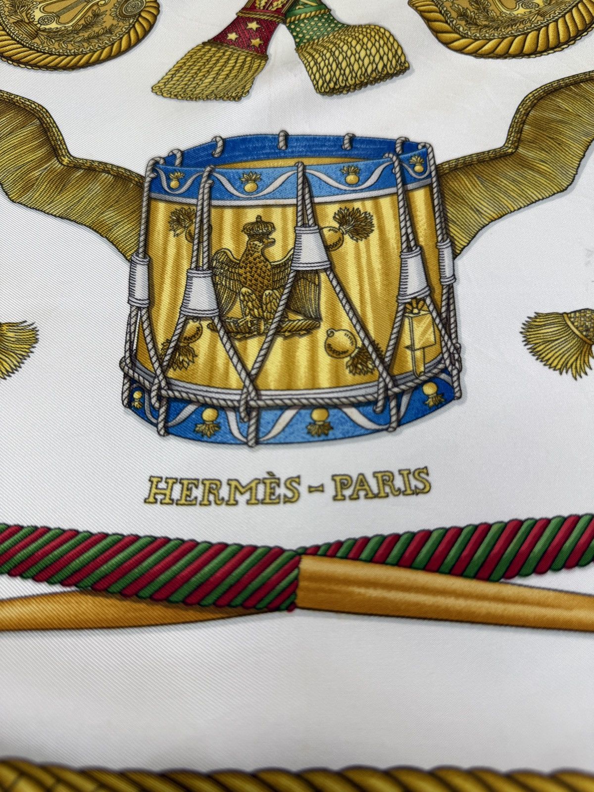 Hermes 🔥🔥🔥AUTHENTIC VINTAGE HERMES LES TAMBOURS SILK SCARF Size ONE SIZE - 2 Thumbnail