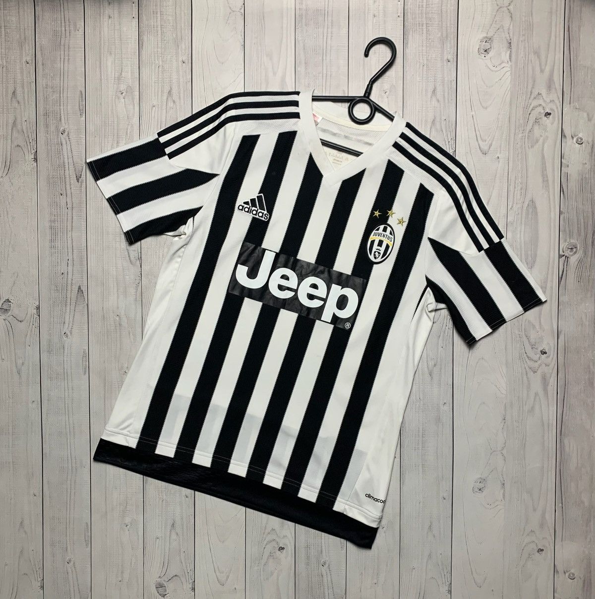 Adidas × Vintage Vintage adidas Juventus soccer jersey striped size S Size US S / EU 44-46 / 1 - 2 Thumbnail