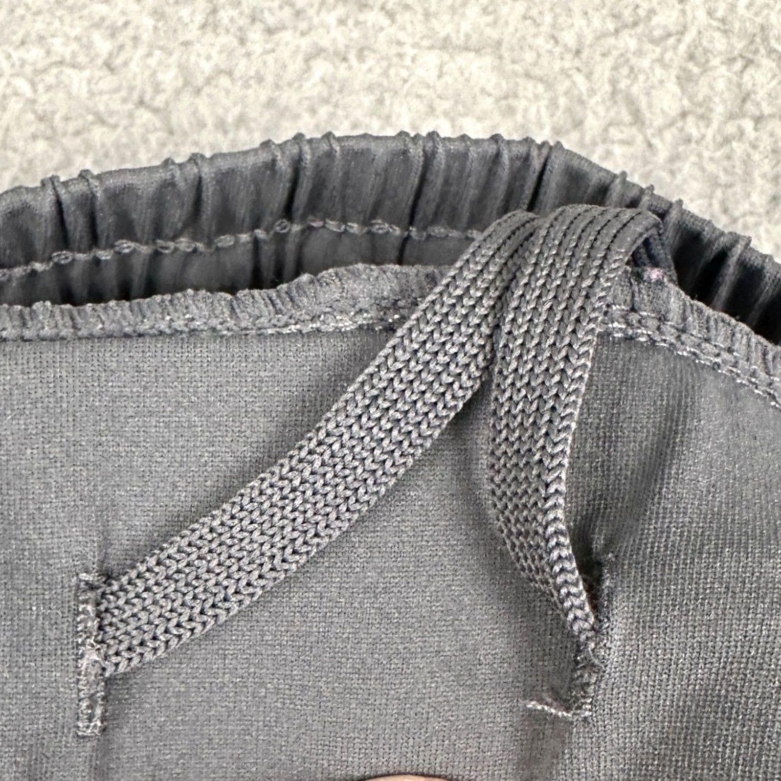 Vintage Under 5'10 Mens Performance Joggers Inseam 25 Gray Elastic Waist Drawstring Pockets Tapered Leg Gym & Travel Jogger Pants Casual Activewear Size US 30 / EU 46 - 4 Thumbnail