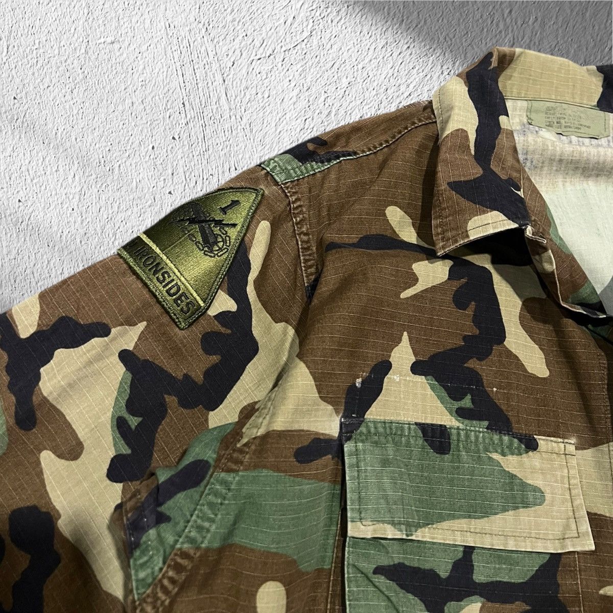 Vintage 80s U.S. Army Woodland Camo Utility Field Jacket BDU Ripstop Size US L / EU 52-54 / 3 - 5 Thumbnail