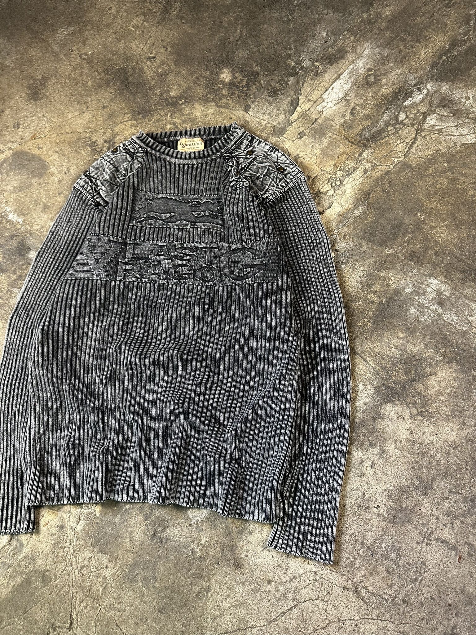 Japanese Brand Vintage Y2k Archive Avant Garde Faded Knit Sweater 2000s Size US L / EU 52-54 / 3 - 3 Thumbnail