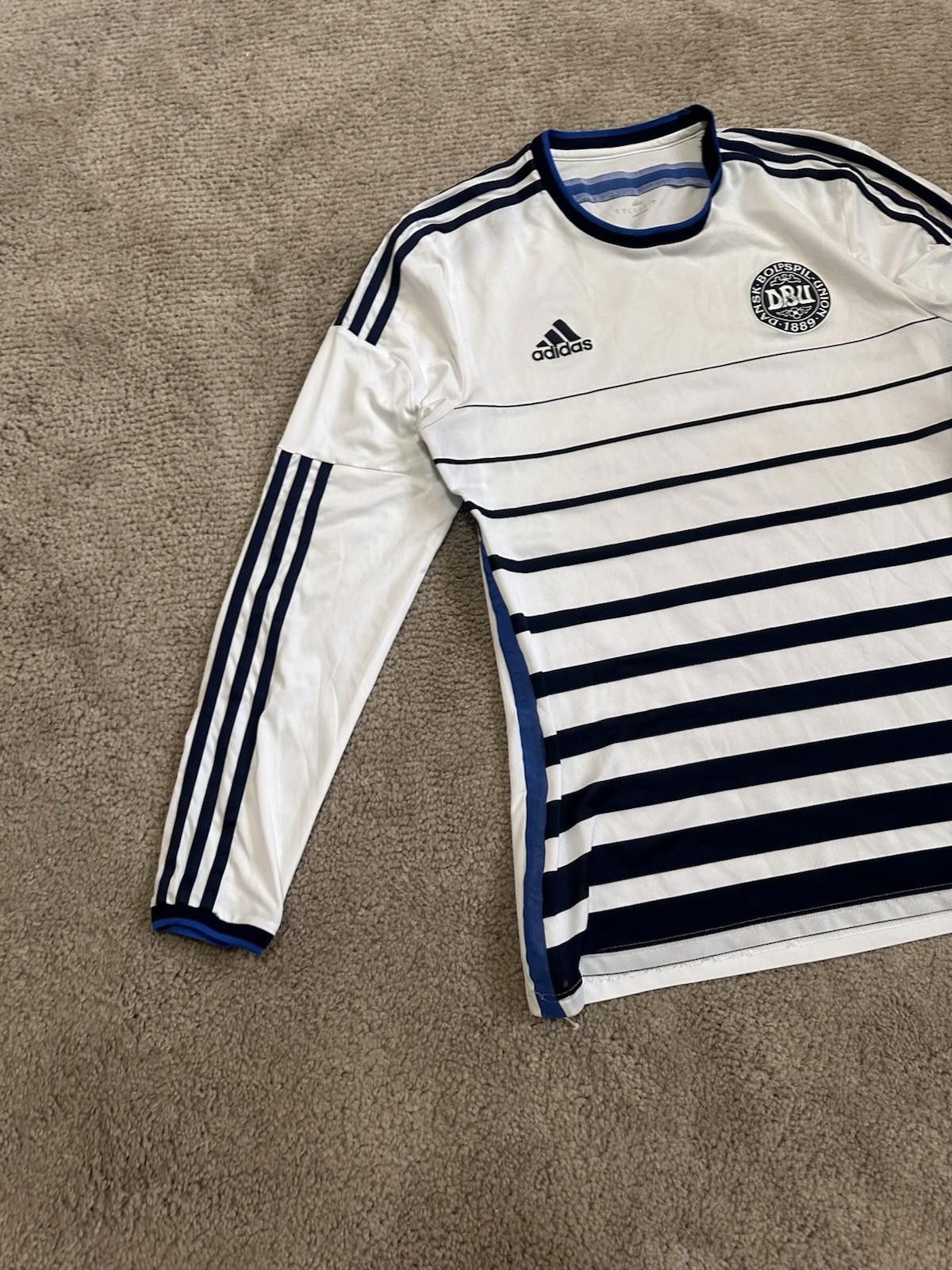 Adidas DENMARK 2014 2015 AWAY SHIRT JERSEY LONG SLEEVE ADIDAS Sz S Size US S / EU 44-46 / 1 - 2 Thumbnail