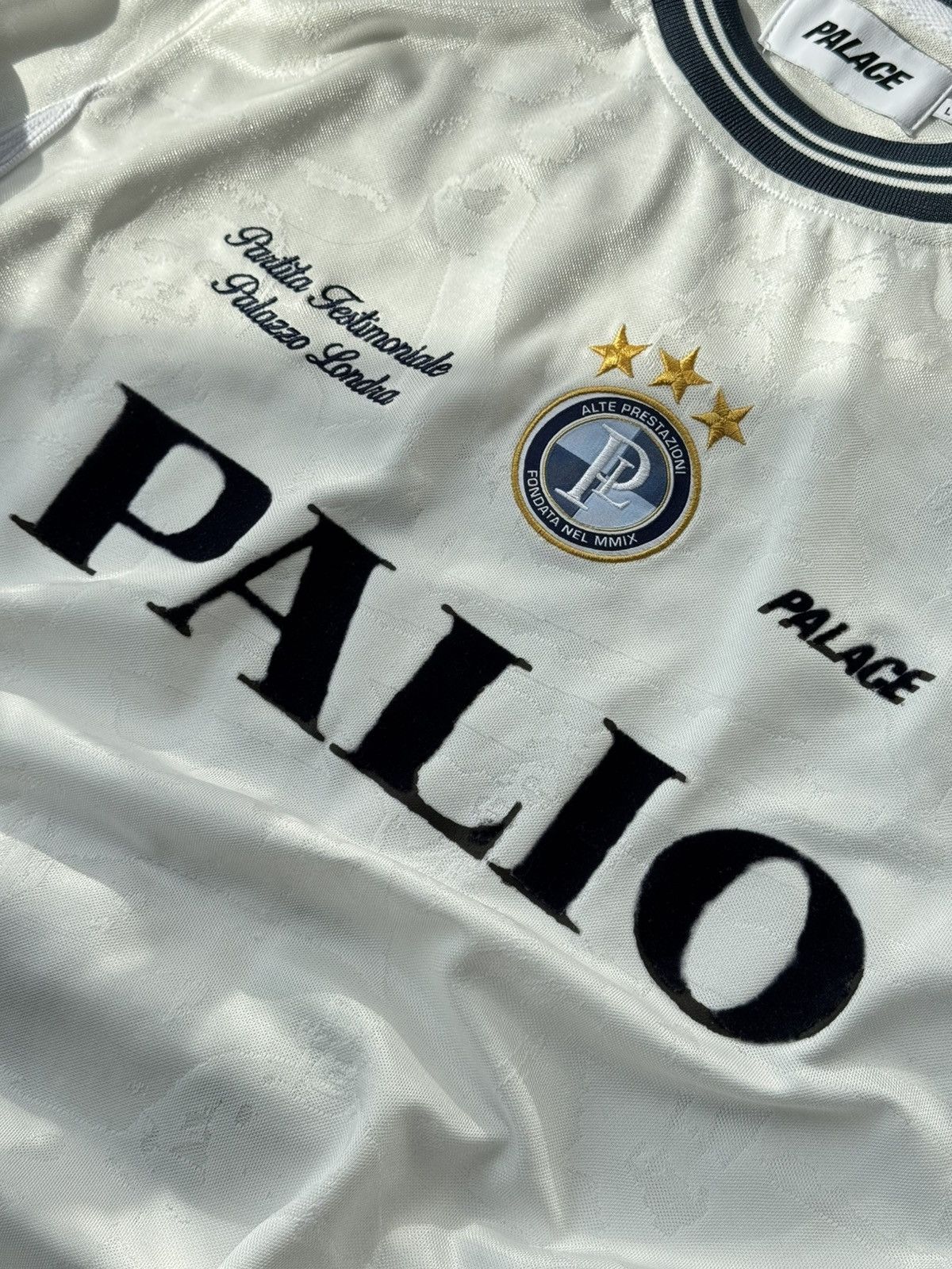 Palace × Umbro Palace Umbro Home Shirt Jersey White Size Large Size US L / EU 52-54 / 3 - 13 Thumbnail