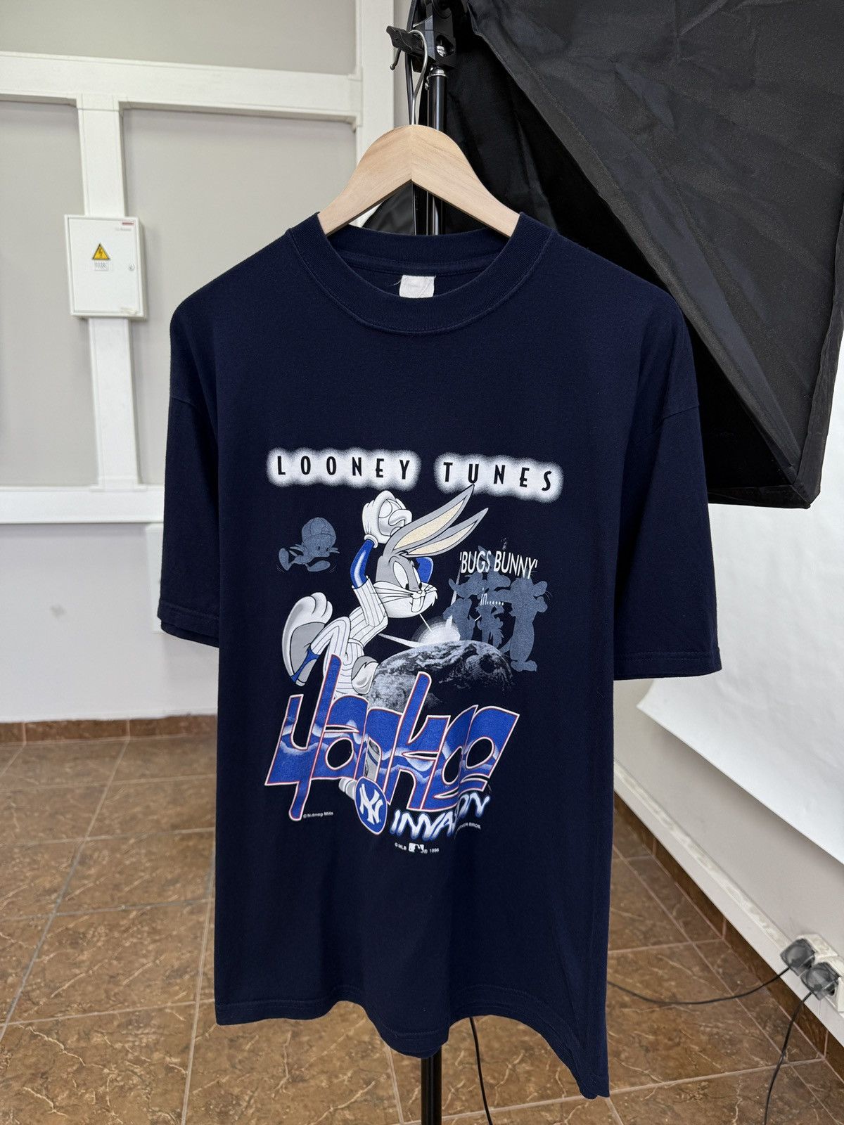 New York Yankees ⚾️ 🇺🇸 Vintage 1996 Yankees New York MLB Baseball Looney Tunes Size US M / EU 48-50 / 2 - 1 Thumbnail