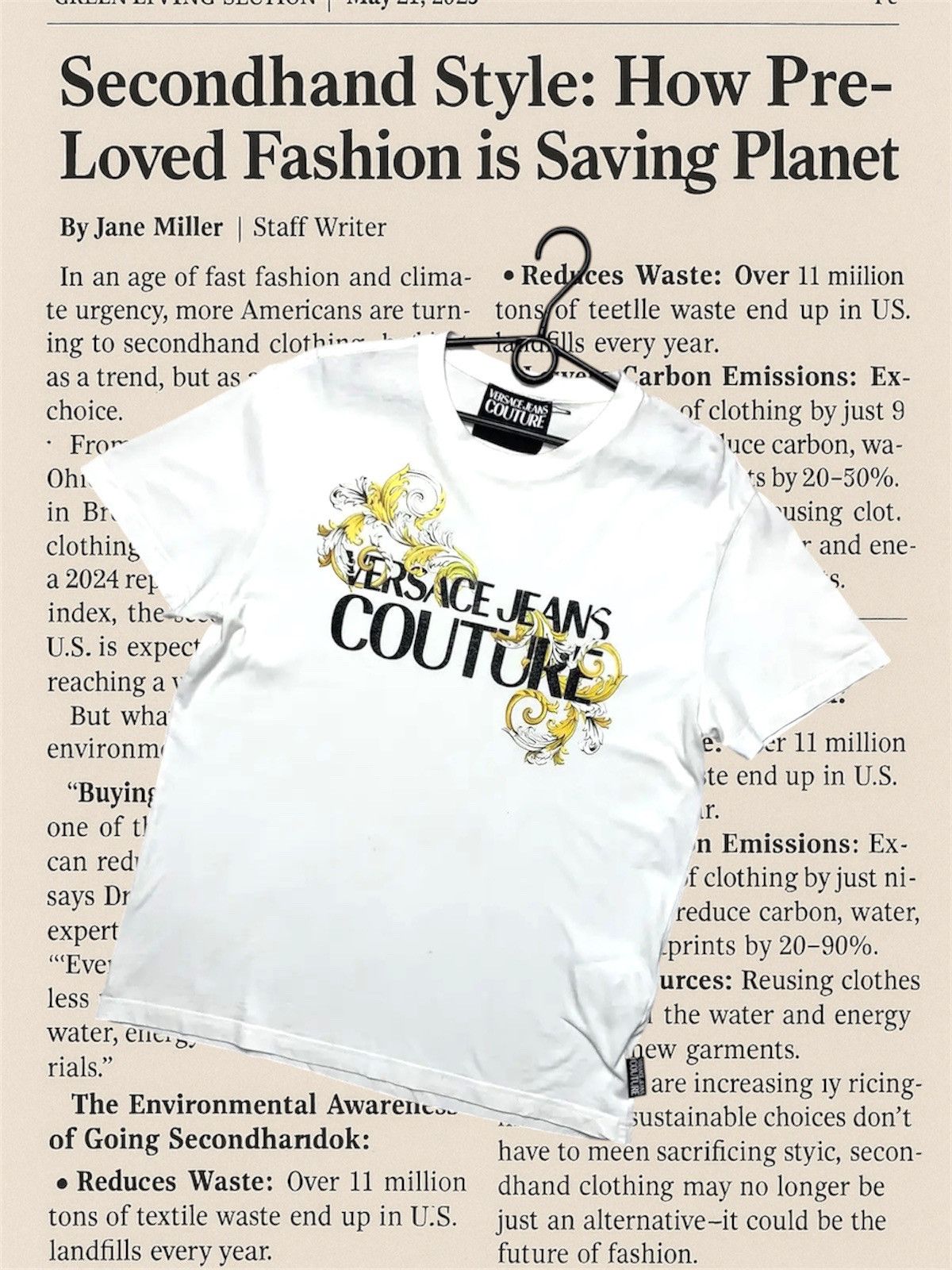 Versace Jeans Couture Vintage Versace Jeans Couture big central logo tee size L Size US L / EU 52-54 / 3 - 1 Thumbnail