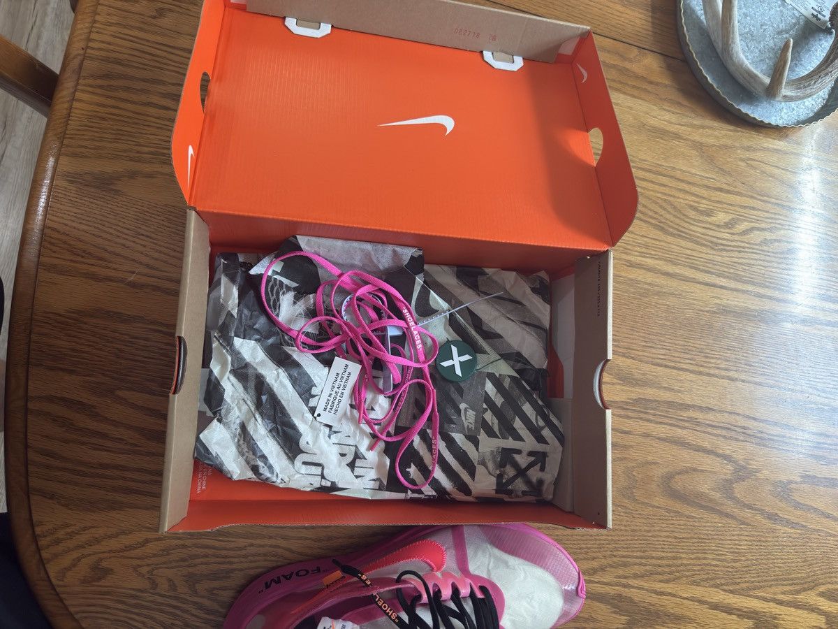 Nike × Off-White Pink tulip off white zoom fly Size US 12 / EU 45 - 11 Thumbnail