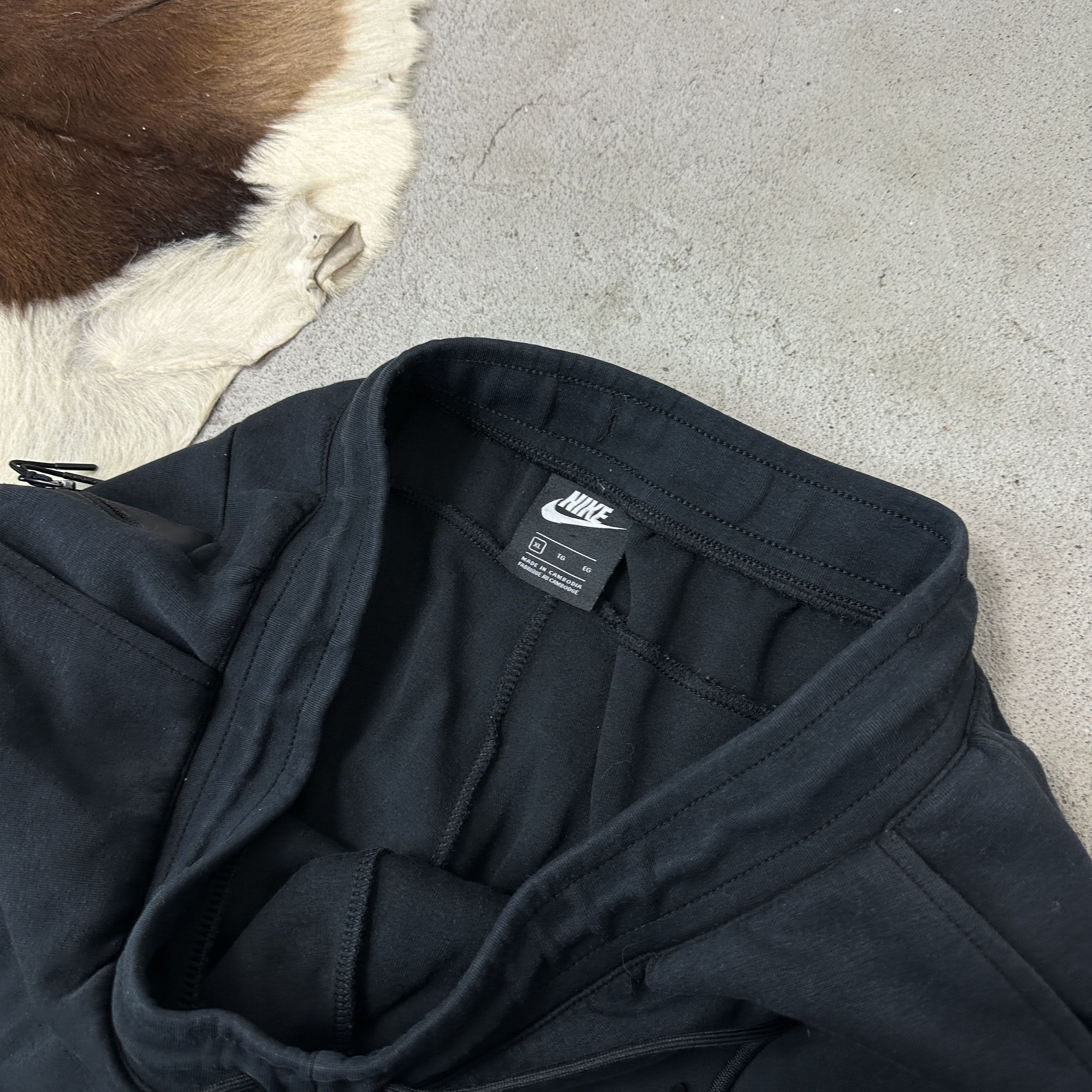 Nike Vintage Streetwear Sporty Nike Techfleece Sweatpants Y2K Size US 37 - 4 Thumbnail