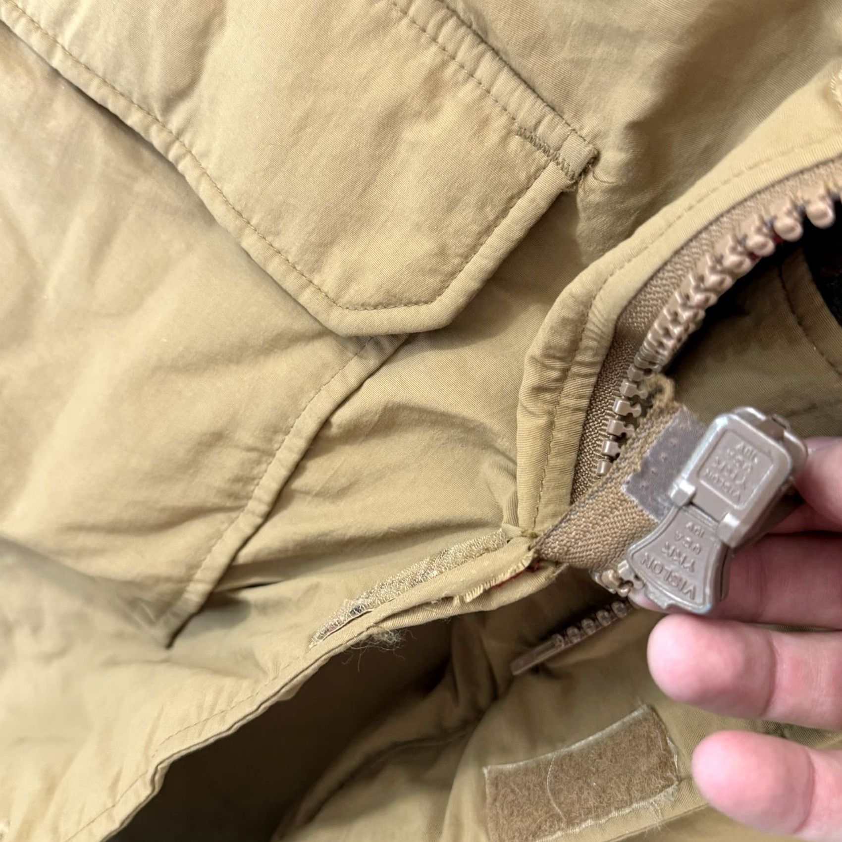 Vintage VINTAGE Woolrich Jacket Mens M Parka Long Wool Lined Hooded Beige 80s 90s Chore Padded Workwear USA Woolen Mills Regular Mens Size US M / EU 48-50 / 2 - 7 Thumbnail