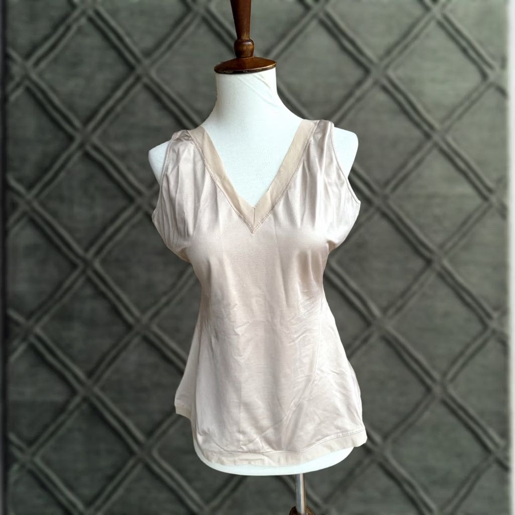 Spanx Spanx Alluring V Neck Blush Camisole XL Womens Tank Sleeveless Brown V-Neck / Spanx Camisole XL Women Blush V-Neck Tank Size ONE SIZE - 1 Thumbnail