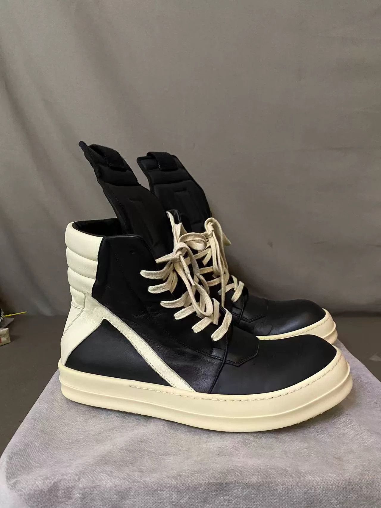 Rick Owens Rick Owens Triangle Boot Size 42 Size US 9 / EU 42 - 1 Thumbnail