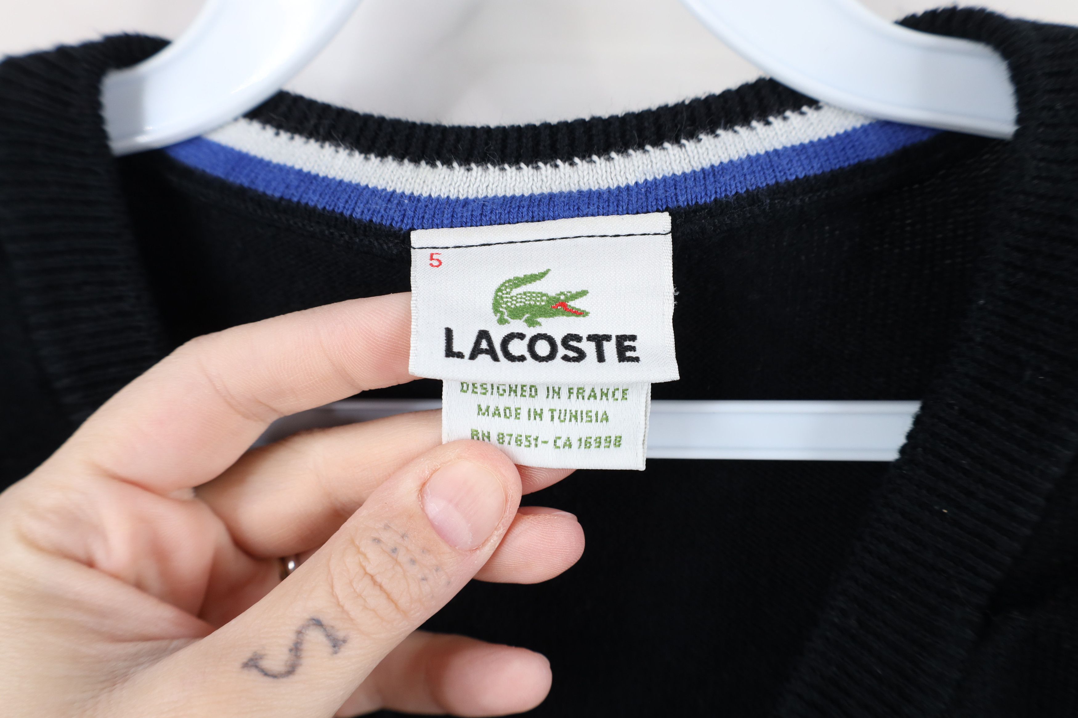 Lacoste × Vintage Vintage Lacoste Faded Croc Logo Knit V-Neck Sweater Black Size US M / EU 48-50 / 2 - 6 Thumbnail