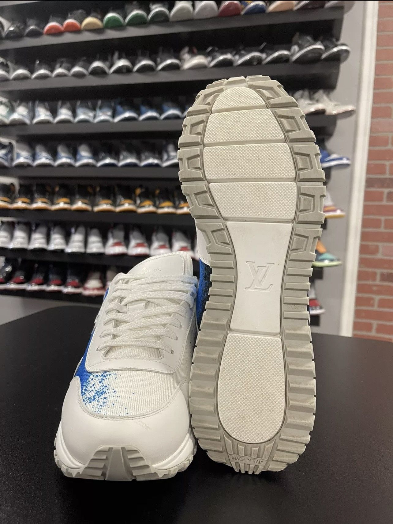 Louis Vuitton Size 10US/9LV - Louis Vuitton Run Away Sneaker White/Blue Size US 10 / EU 43 - 9 Thumbnail