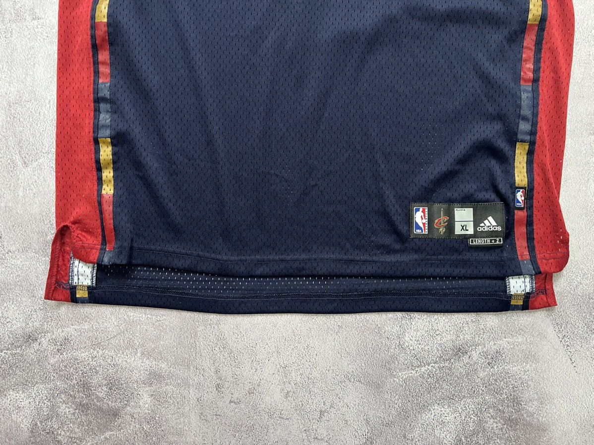 Adidas × NBA × Vintage Vintage Adidas NBA Cleveland James 23 Jersey Size US XL / EU 56 / 4 - 4 Thumbnail