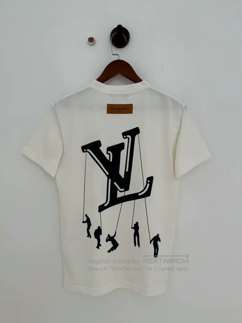 Louis Vuitton Louis Vuitton White paratrooper logo short sleeve Size US S / EU 44-46 / 1 - 3 Thumbnail