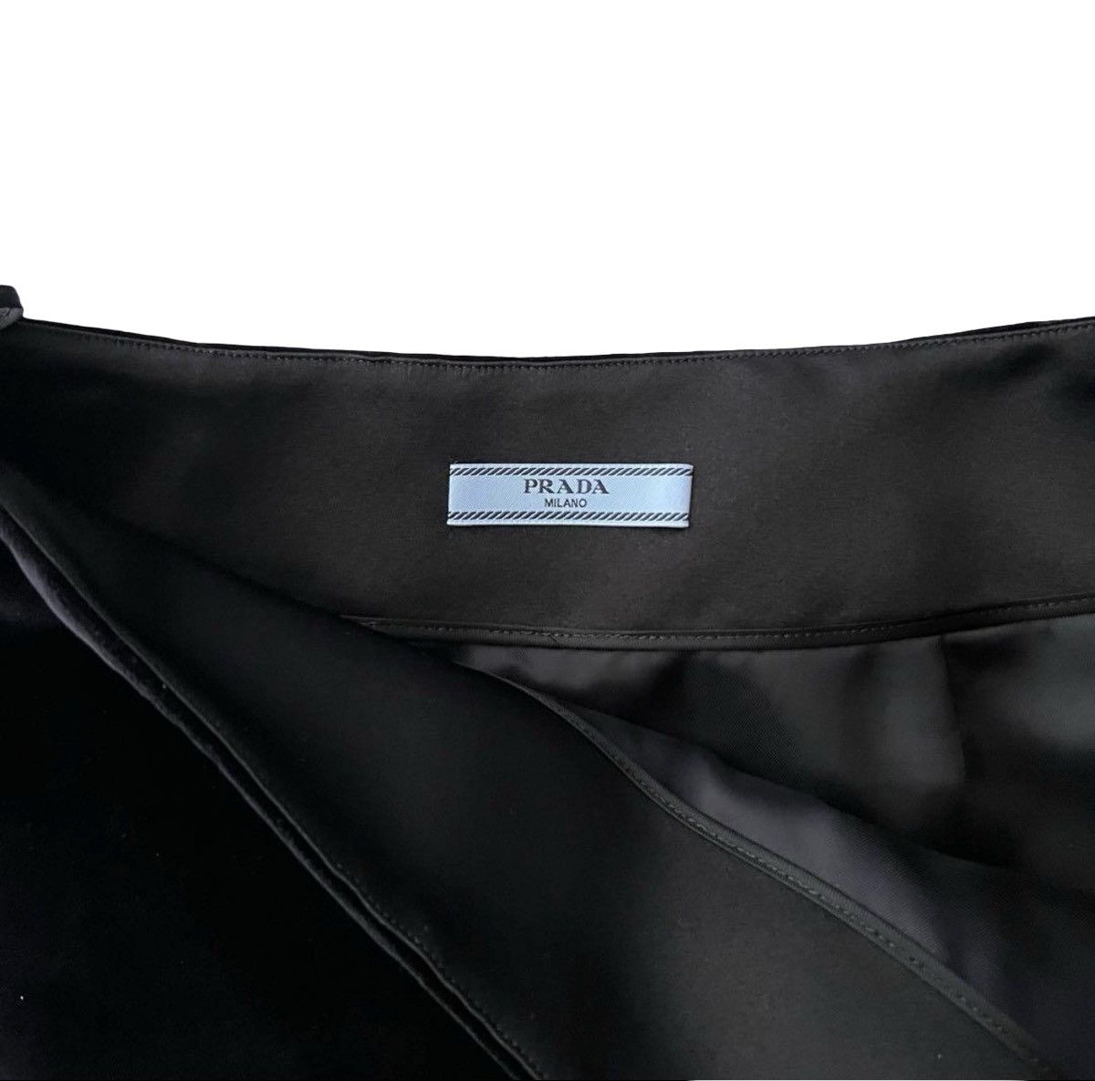 Prada Prada 2024 Velvet Mini Skirt with Triangle Logo Size 26" / US 2 / IT 38 - 8 Thumbnail