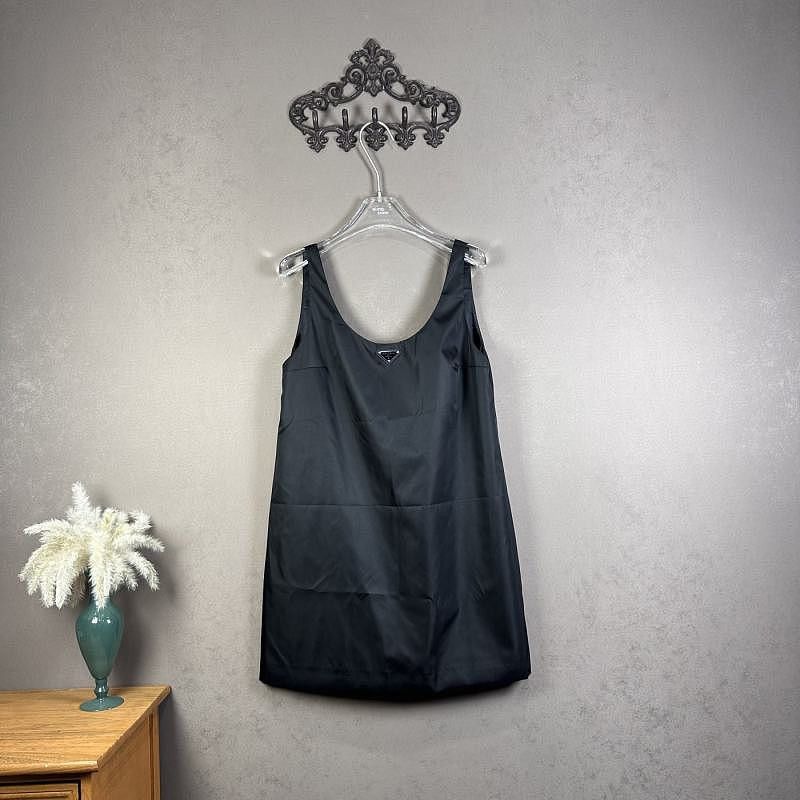 Prada Prada Re-Nylon Logo Plaque Mini Dress Size 42 Size M / US 6-8 / IT 42-44 - 1 Thumbnail