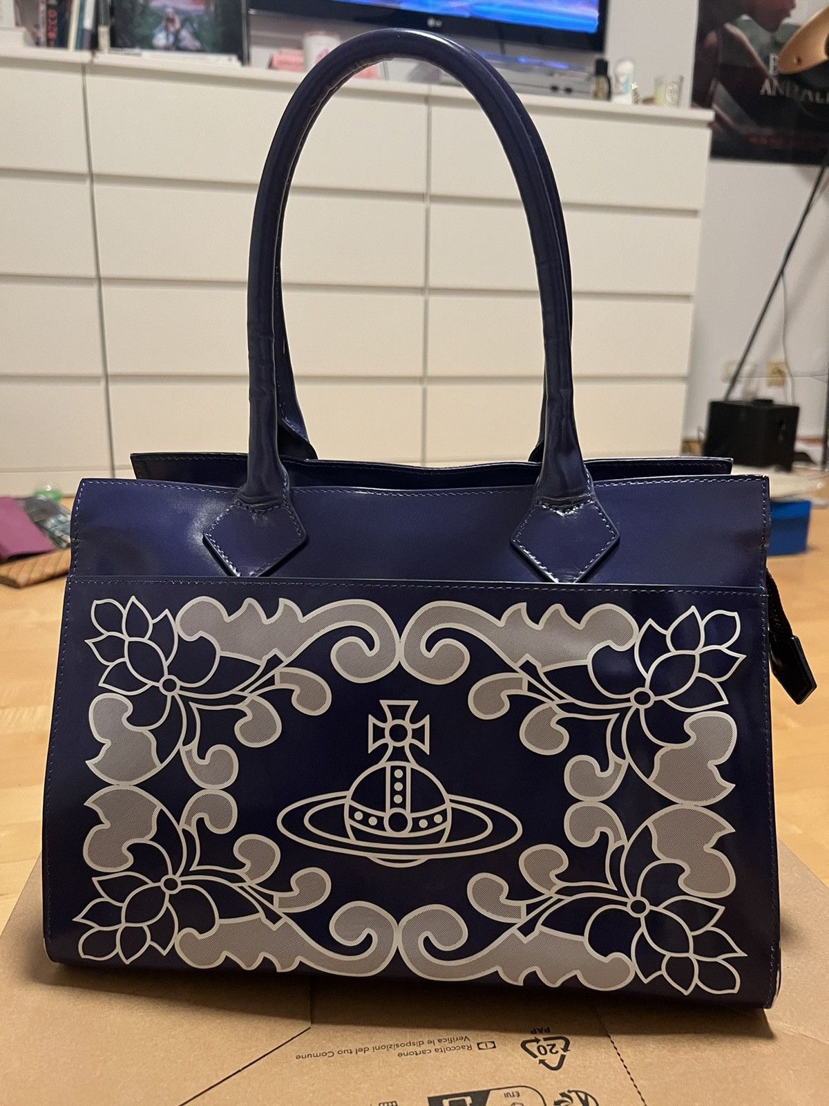 Vivienne Westwood Vivienne Westwood Orb Crest Handbag Size ONE SIZE - 1 Thumbnail