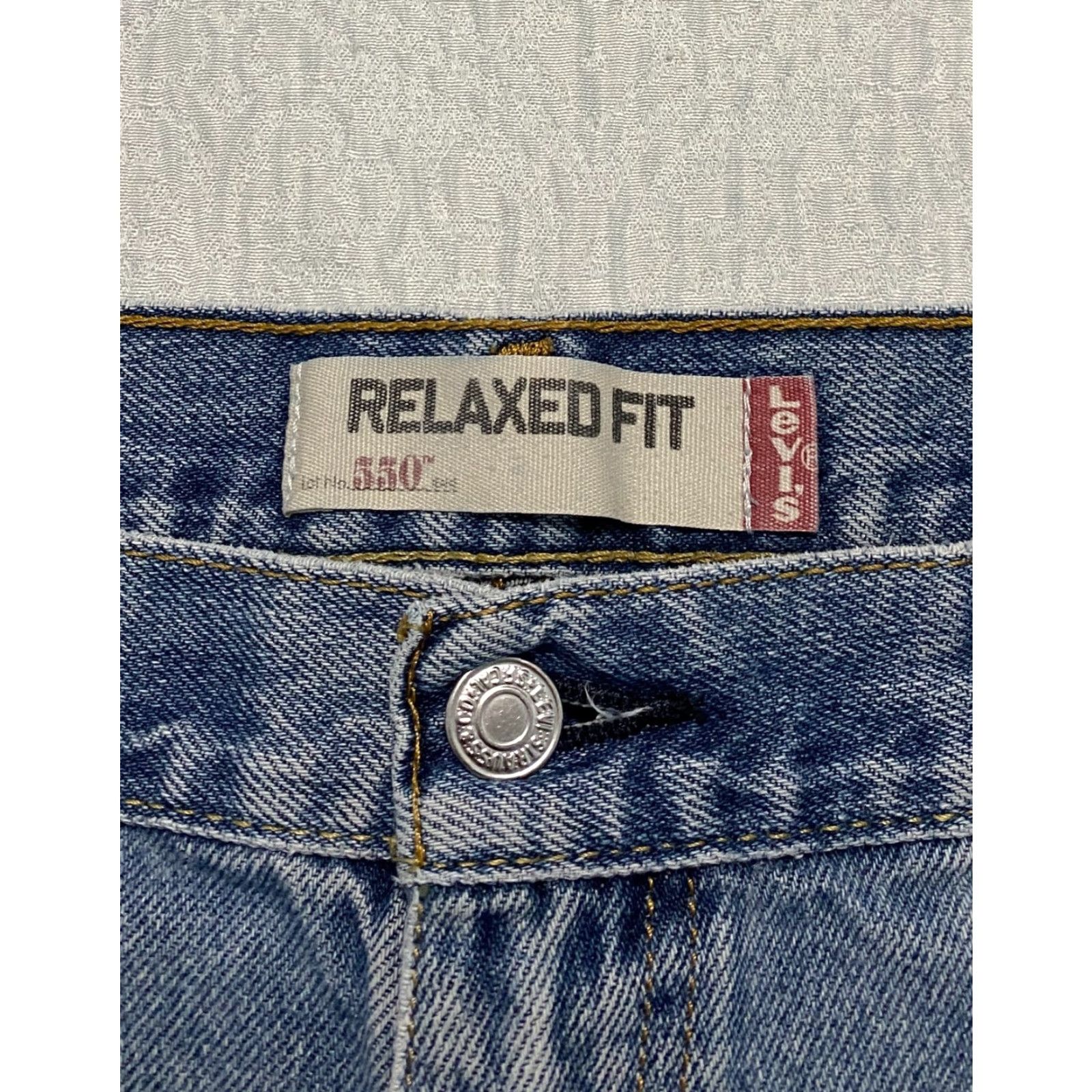 Levi's VINTAGE Levi's 550 Jeans Mens 36x30 Blue Light Wash Relaxed Fit 5-Pocket Straight Denim Cotton 100% USA Mexico (if country needed?) Size US 36 / EU 52 - 4 Thumbnail