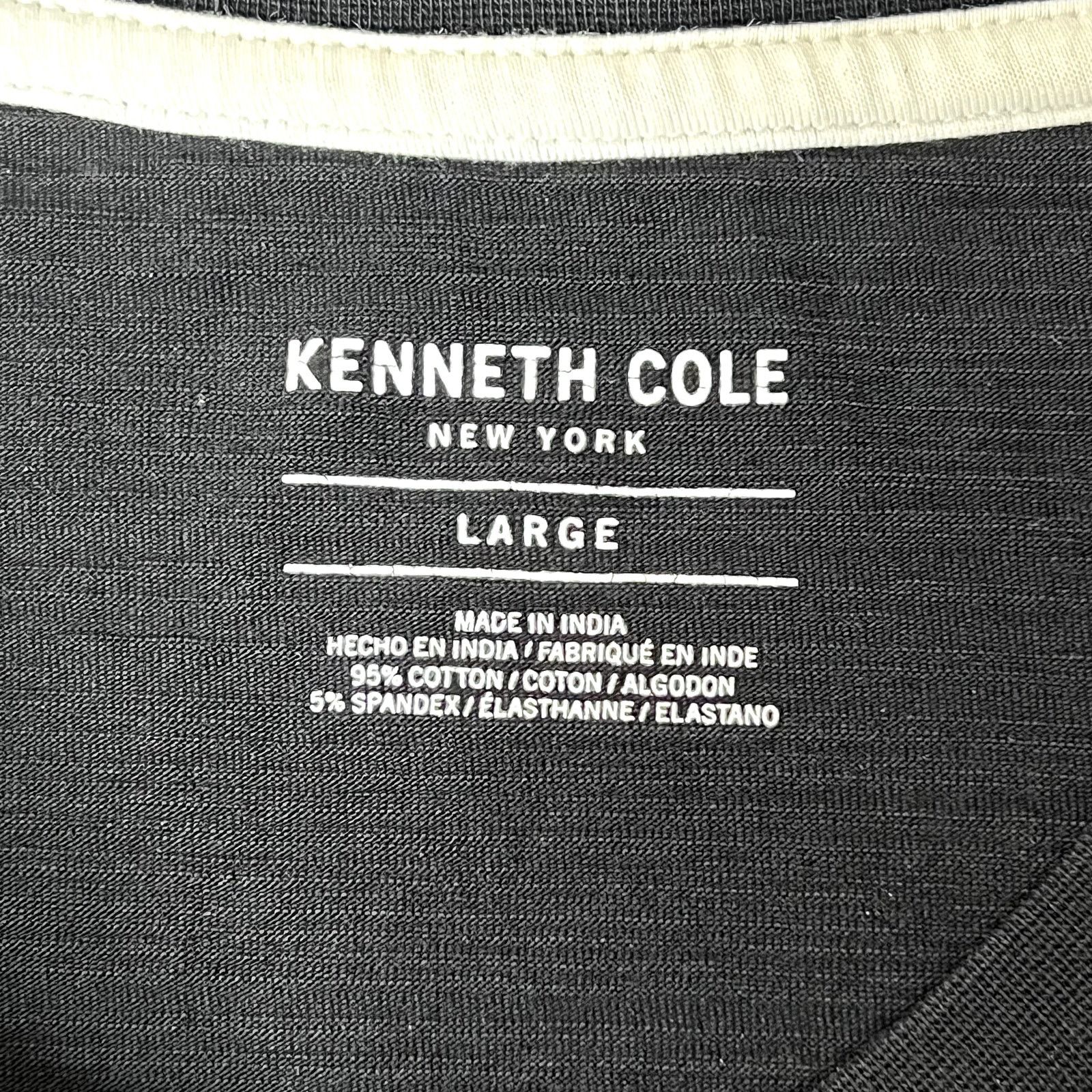 Kenneth Cole Kenneth Cole New York Black V Neck Short Sleeve Shirt Size US L / EU 52-54 / 3 - 3 Thumbnail