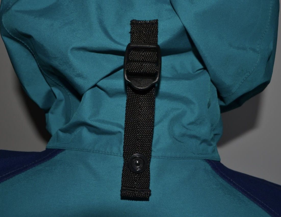 Berghaus × Vintage Vintage Berghaus Gore-Tex Jacket Windbreaker Women’s Size 12 Size L / US 10 / IT 46 - 9 Thumbnail