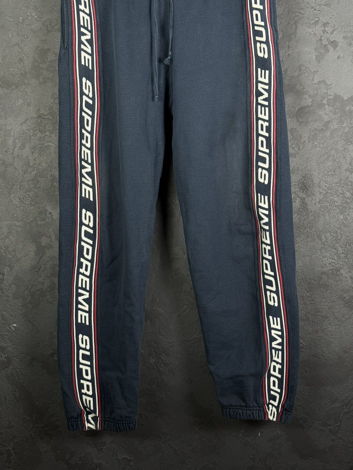 Supreme Supreme Text Rib Sweatpant Size XL Size US 37 - 3 Thumbnail