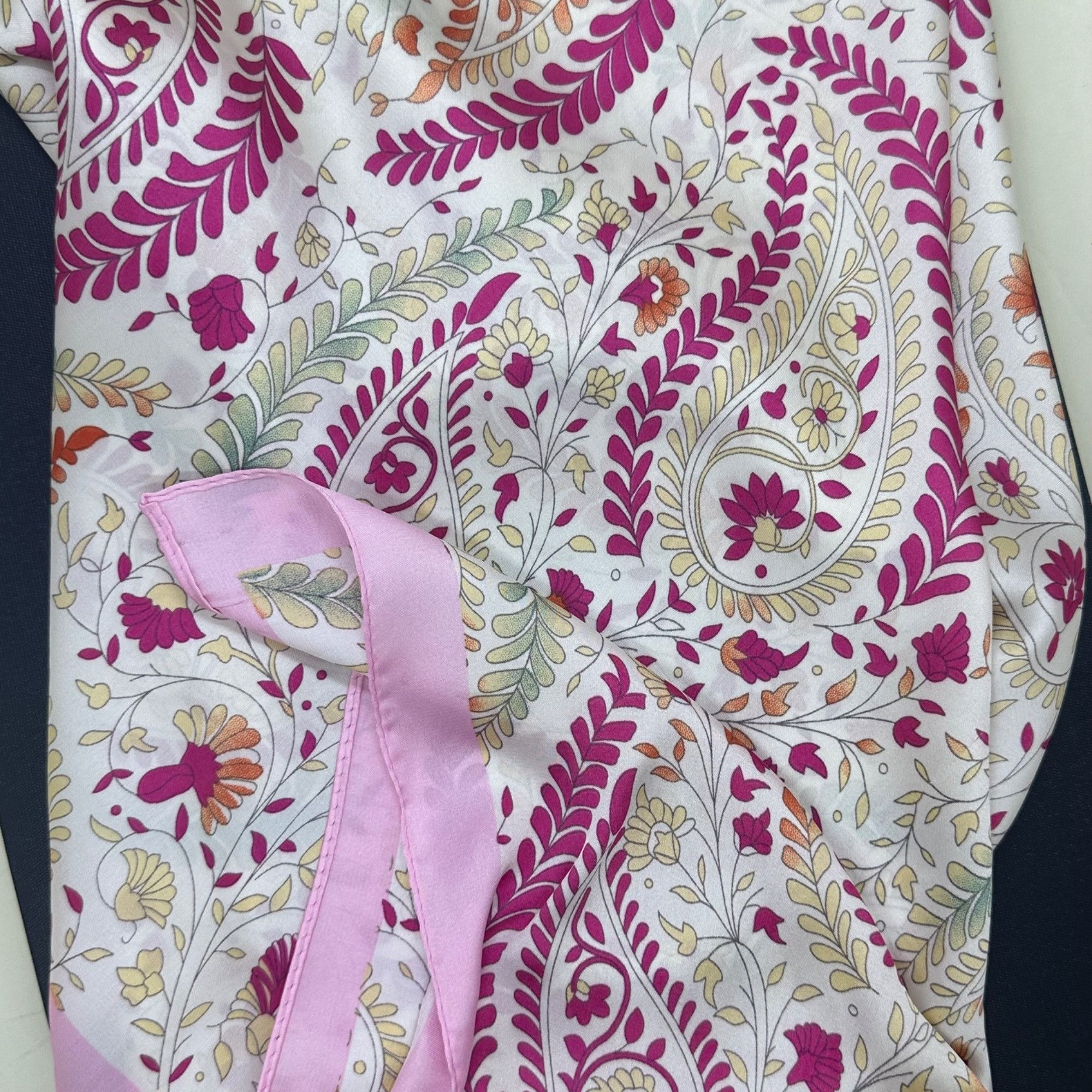 Other Bandana Elegant Square Classic Pink and Beige Wrap Stylish N Size ONE SIZE - 4 Thumbnail