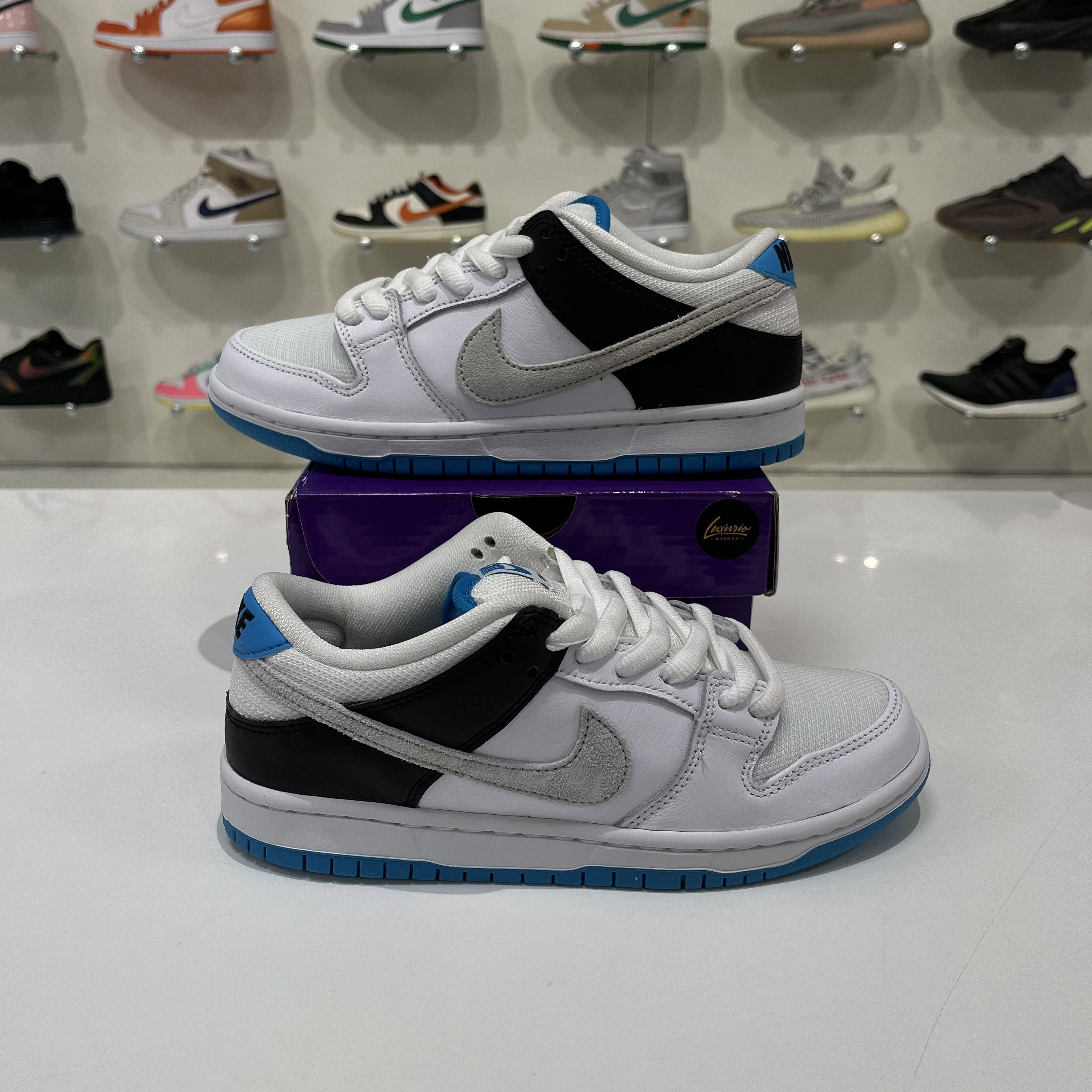 Nike SB Nike SB Dunk Low Laser Blue Size US 6 / IT 36 - 1 Thumbnail