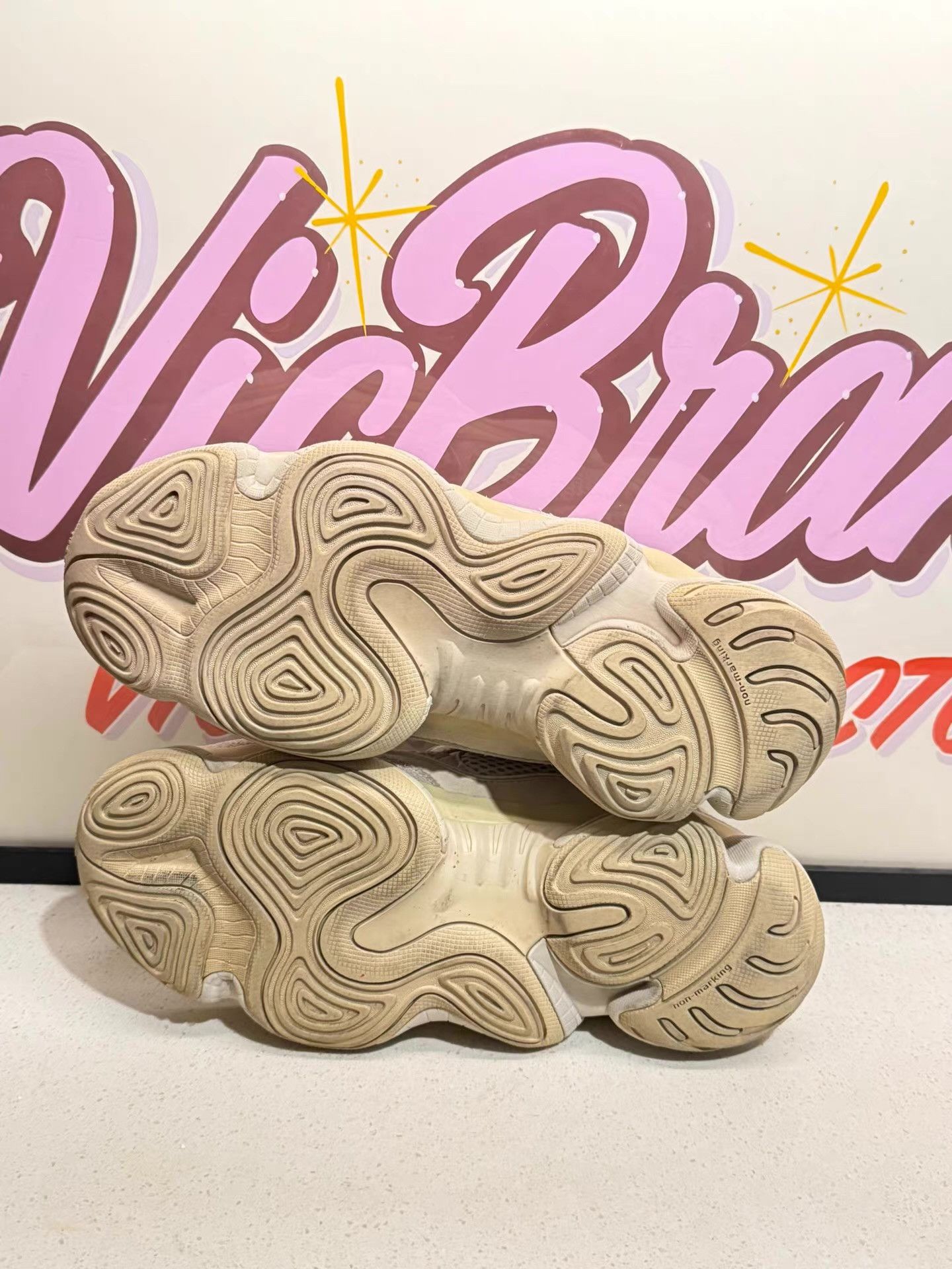 Adidas adidas Originals Yeezy 500 Blush off-white 2018 edition Ｑ20 Size US 13 / EU 46 - 4 Thumbnail