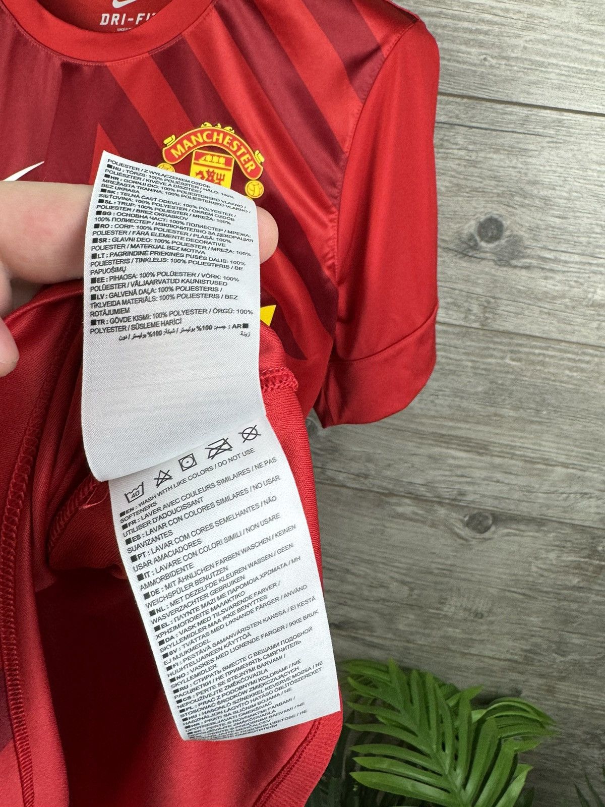 Nike MANCHESTER UNITED TRAINING FOOTBALL JERSEY NIKE VINTAGE Size US S / EU 44-46 / 1 - 7 Thumbnail