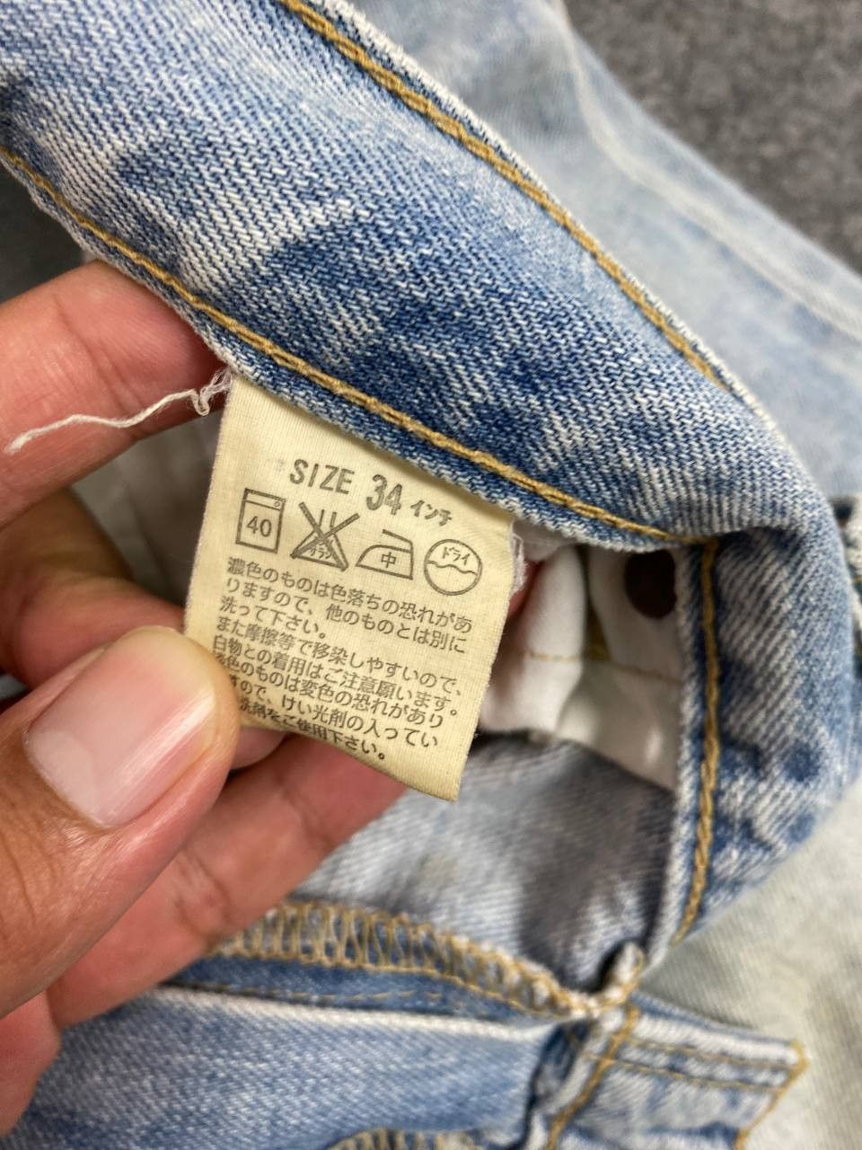Levi's vintage levis 504 light wash denim distressed style Size US 35 - 16 Thumbnail