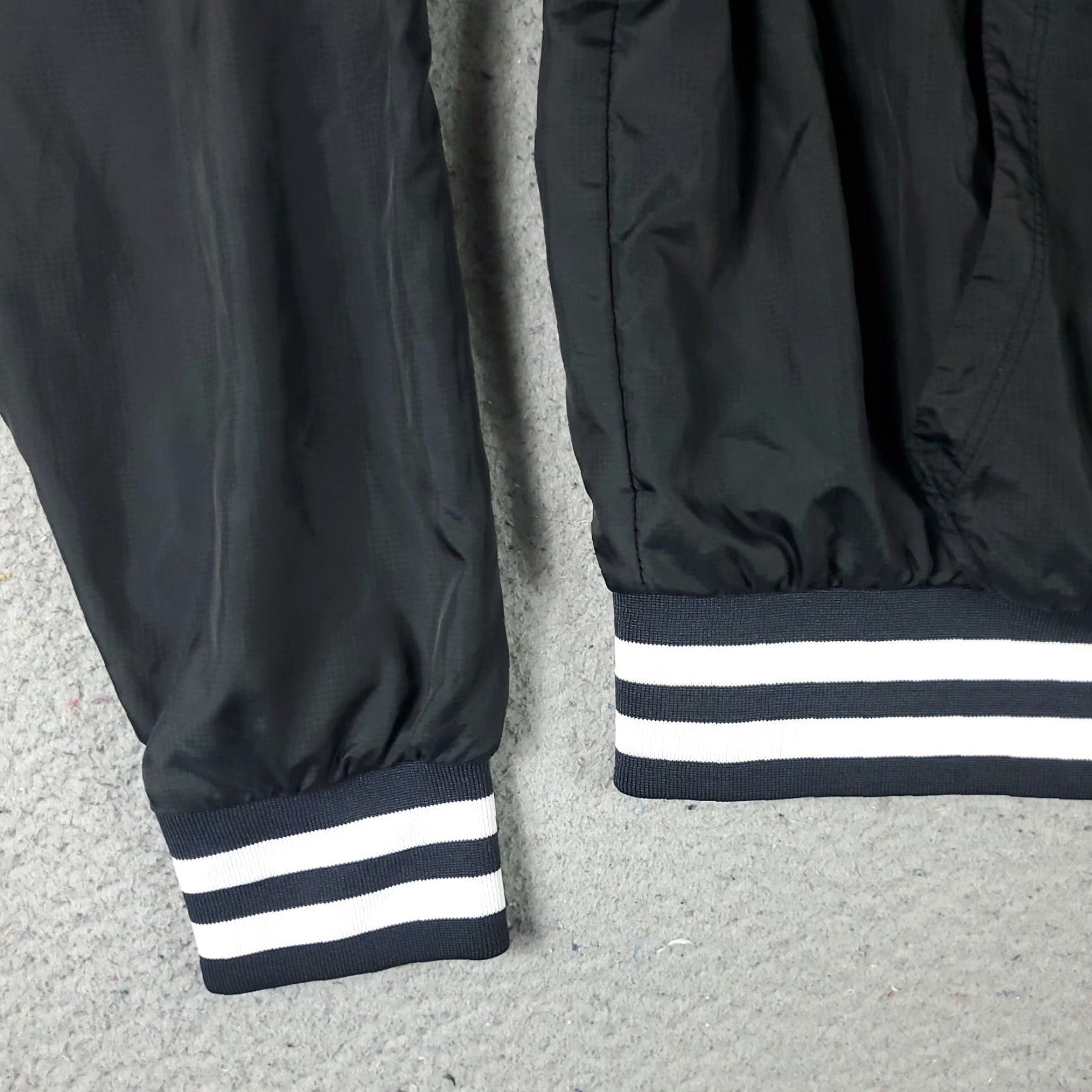 Champion Champion Jacket Womens XS Black Windbreaker Jacket Sport Logo All Seasons Fall Winter Spring Womens Size XS / US 0-2 / IT 36-38 - 4 Thumbnail